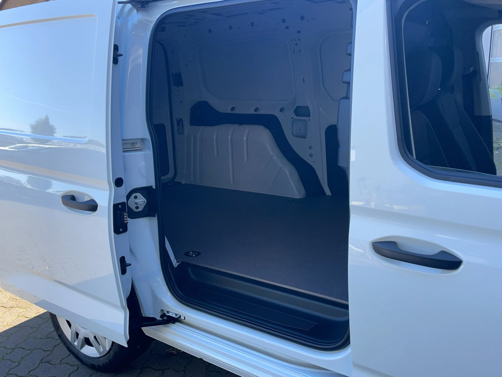 Ford-Transit Connect-image-21