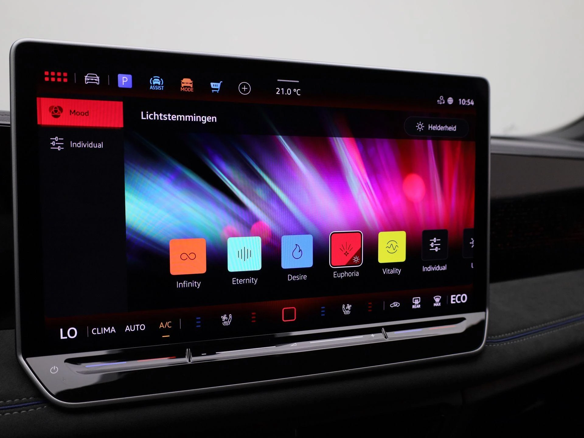 Volkswagen-Tiguan-image-30
