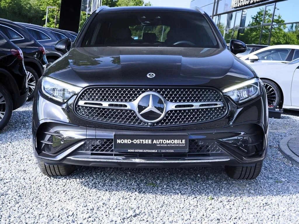 Mercedes-Benz-GLC 300 d-image-3