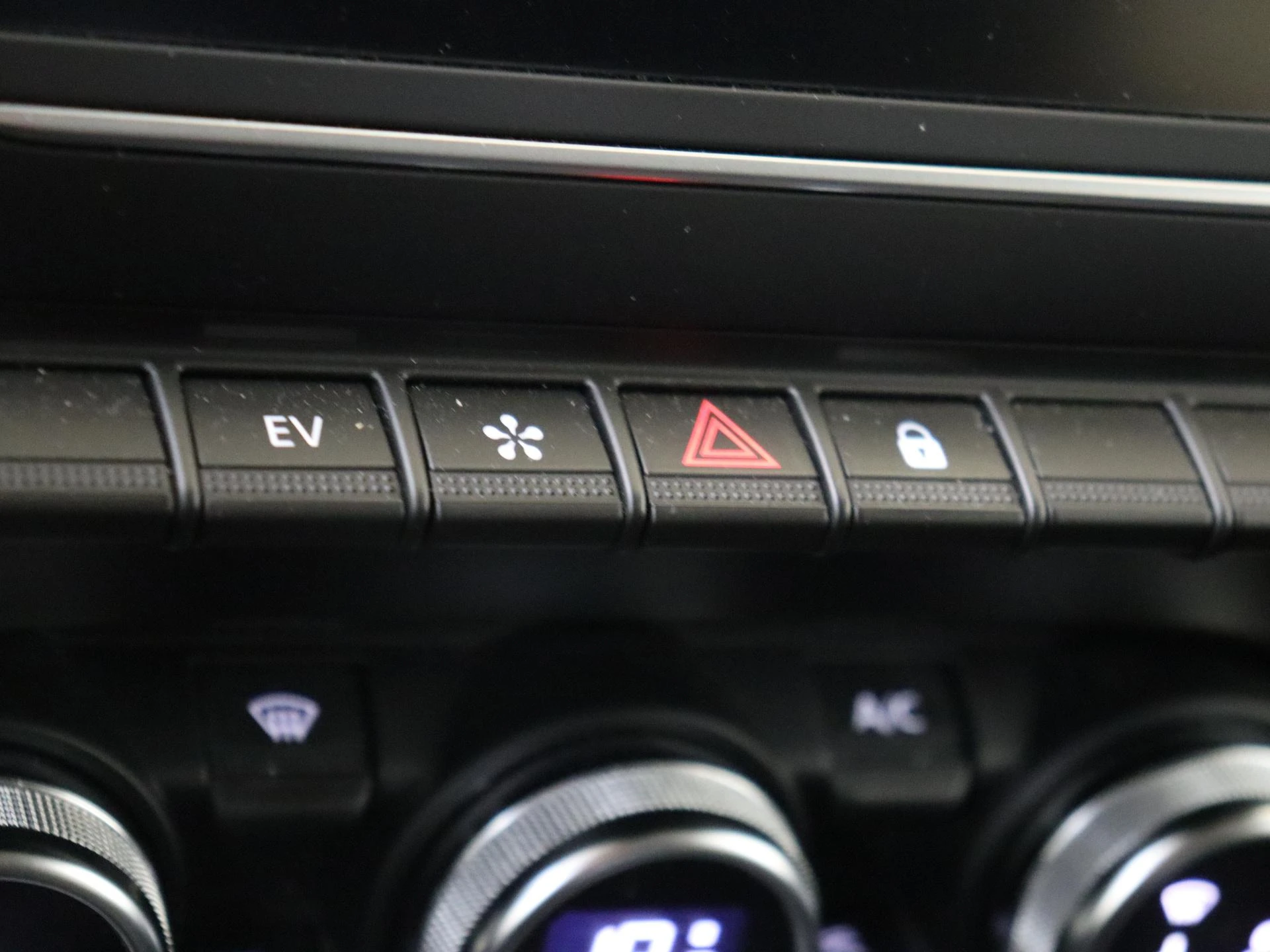 Renault-Captur-image-19