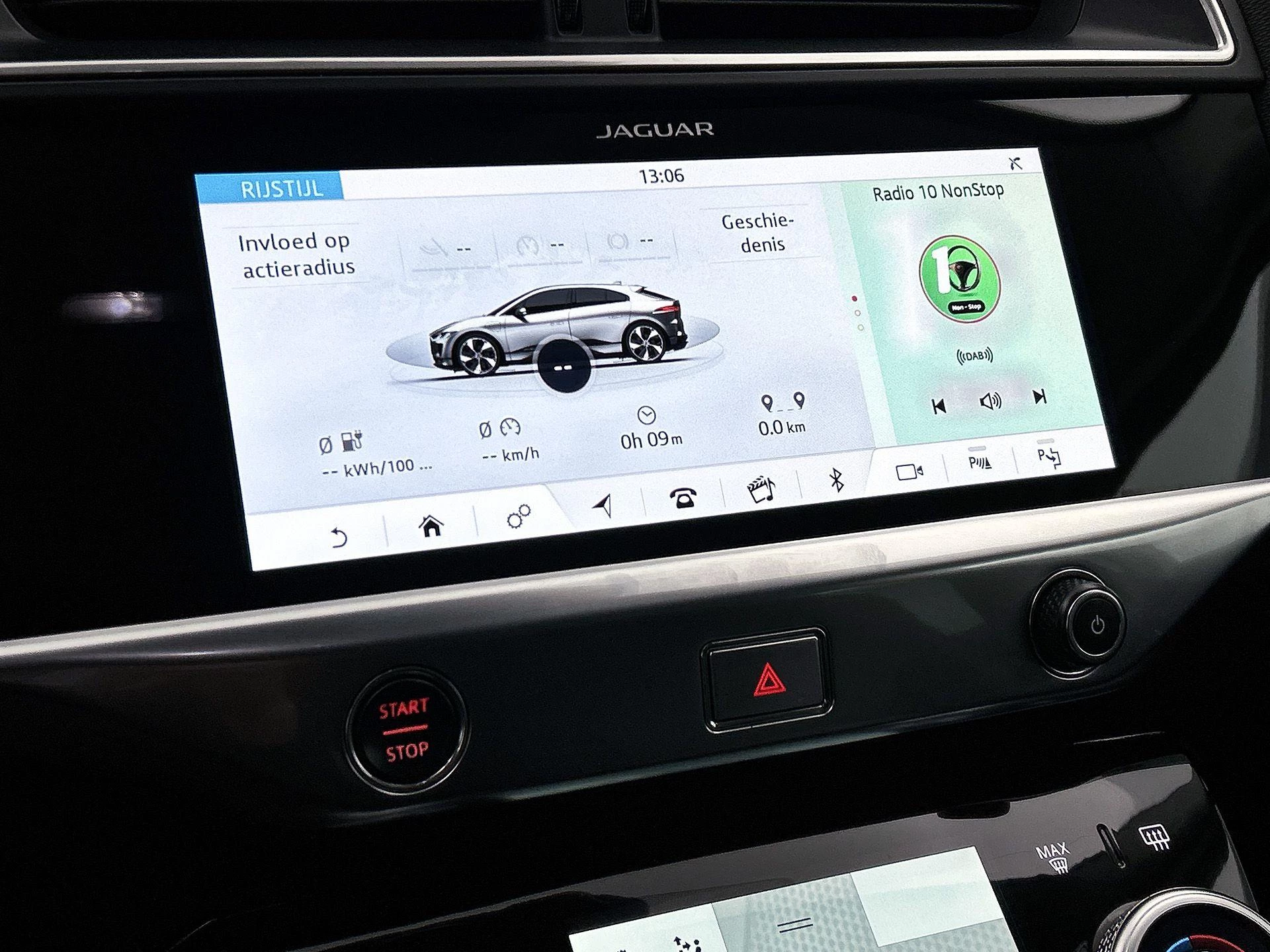 Jaguar-I-PACE-image-34