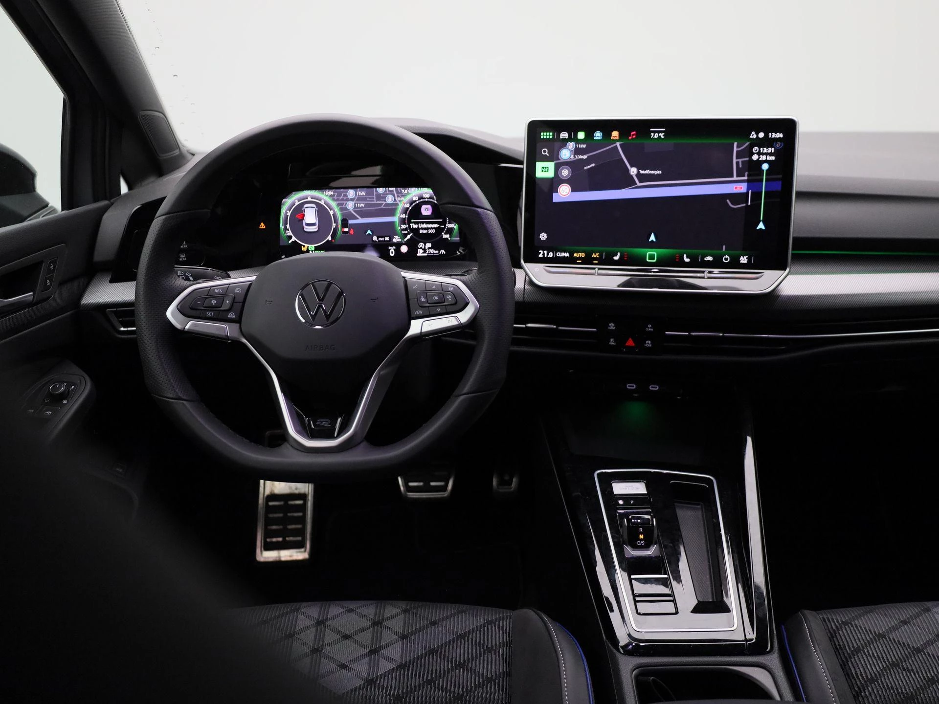 Volkswagen-Golf-image-6