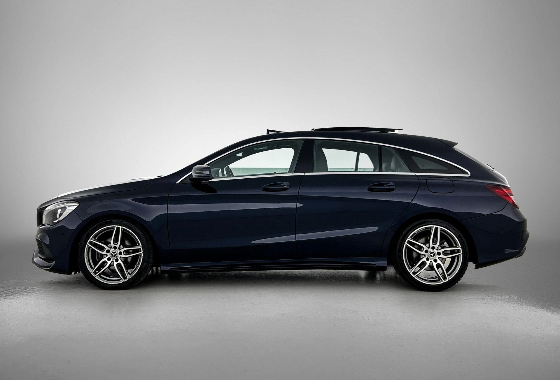 Mercedes-Benz-CLA-image-1