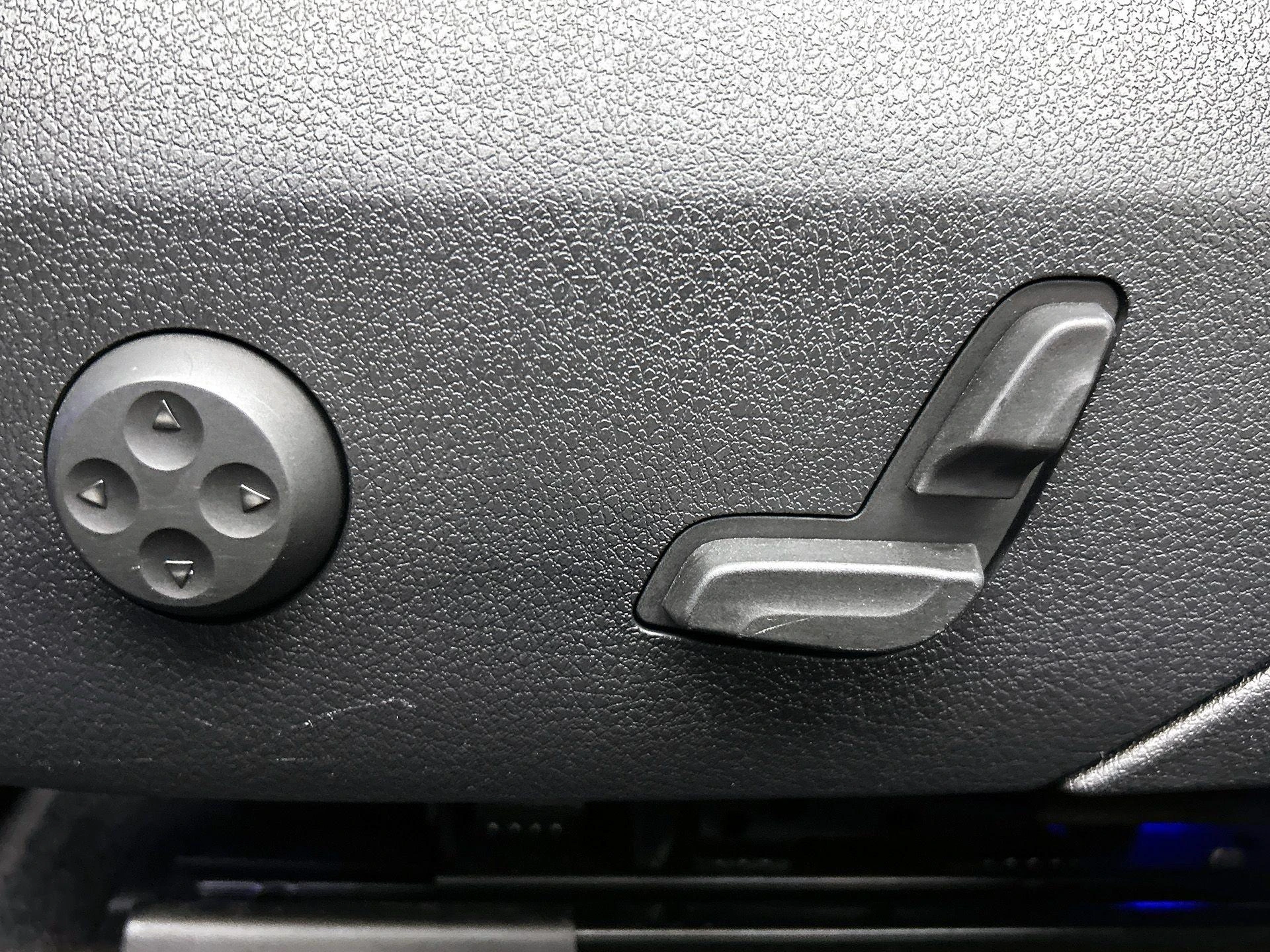 Mercedes-Benz-C-Klasse-image-24