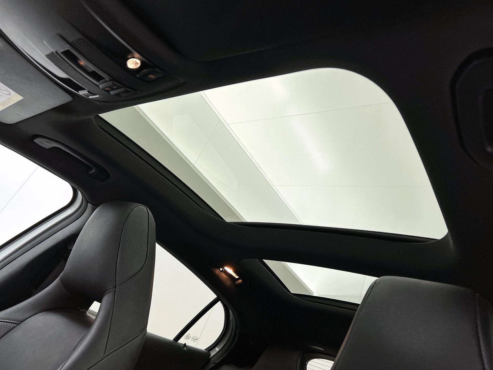 Mercedes-Benz-GLA-image-30