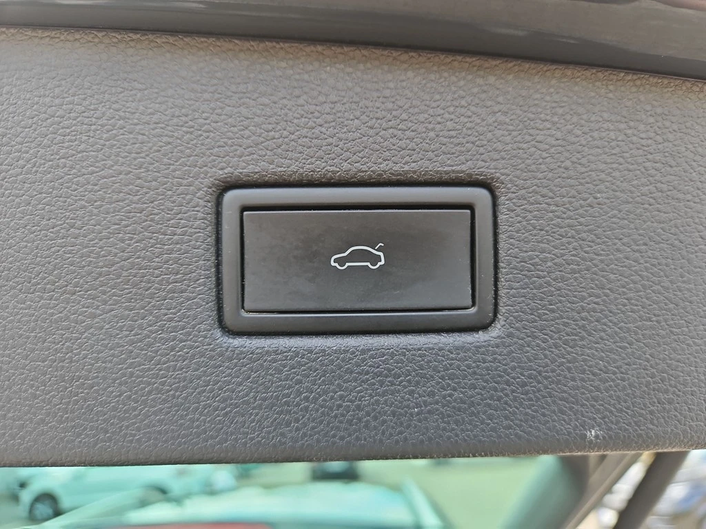 Volkswagen-Tiguan-image-13