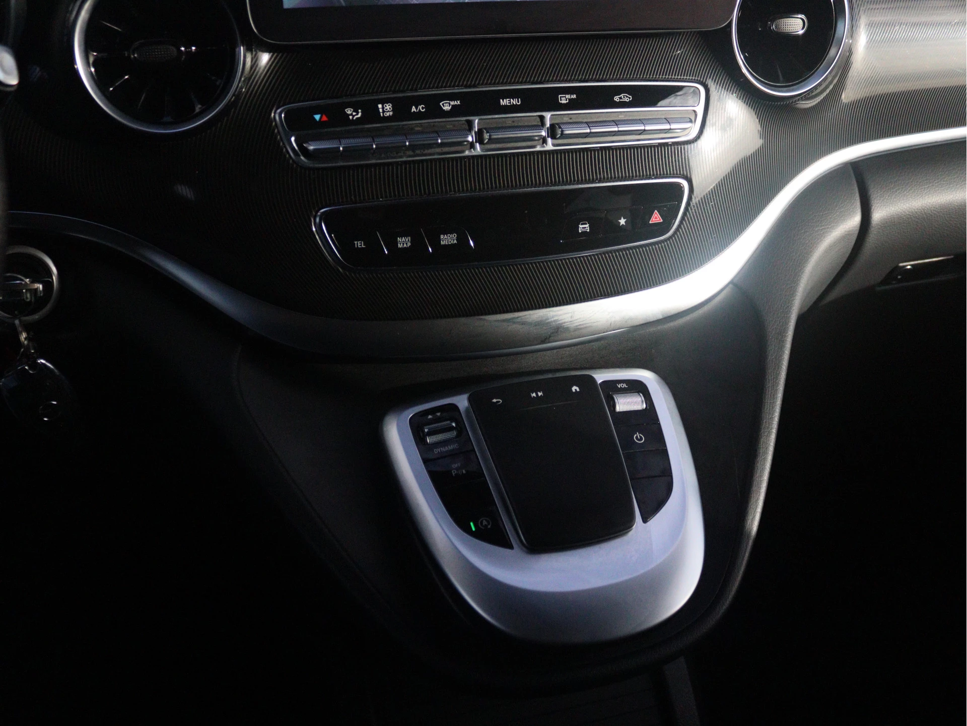 Mercedes-Benz-V-Klasse-image-12