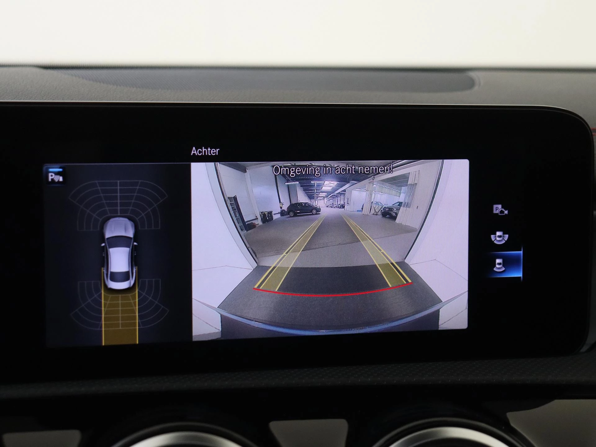 Mercedes-Benz-CLA-image-18