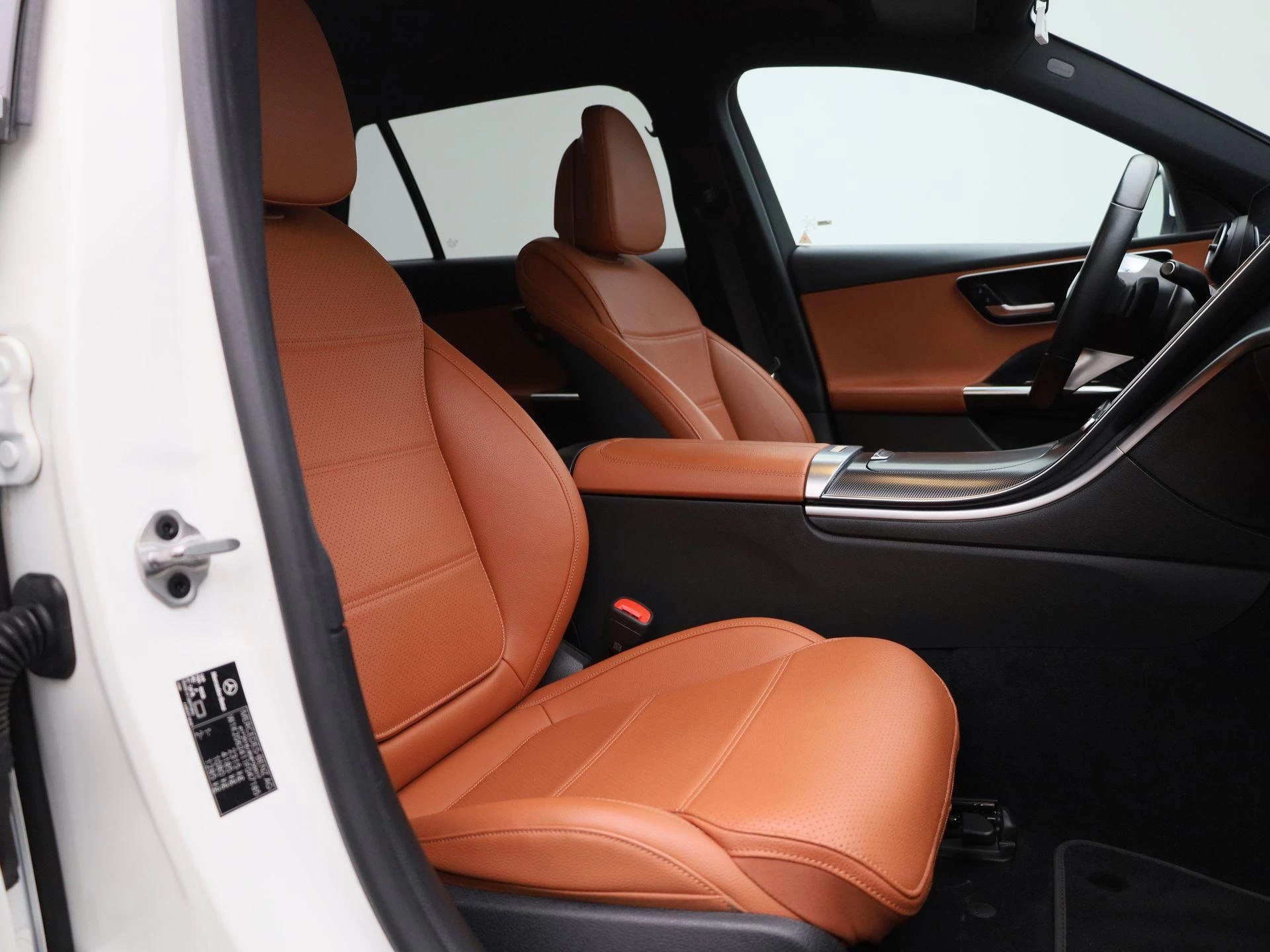 Mercedes-Benz-C-Klasse-image-32