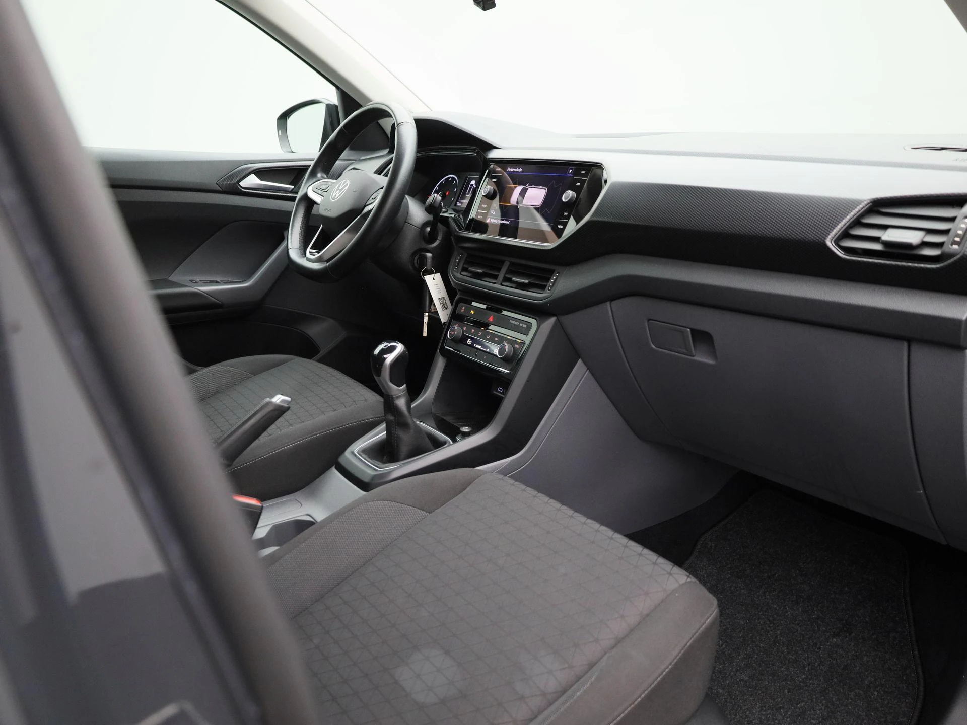 Volkswagen-T-Cross-image-31