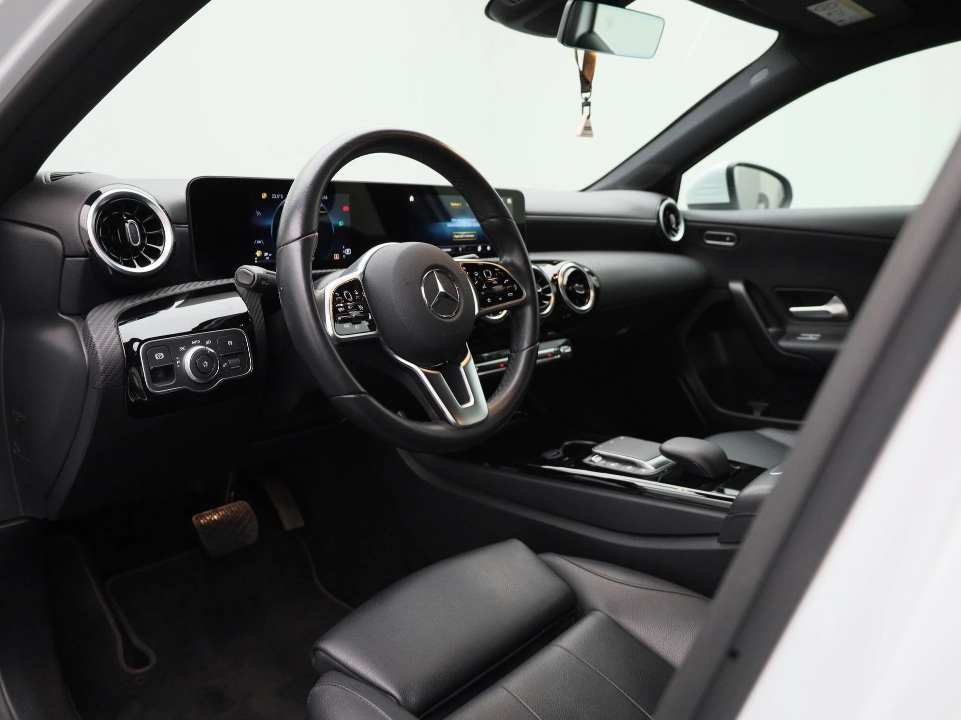 Mercedes-Benz A-Klasse Limousine A 180 Luxury Line