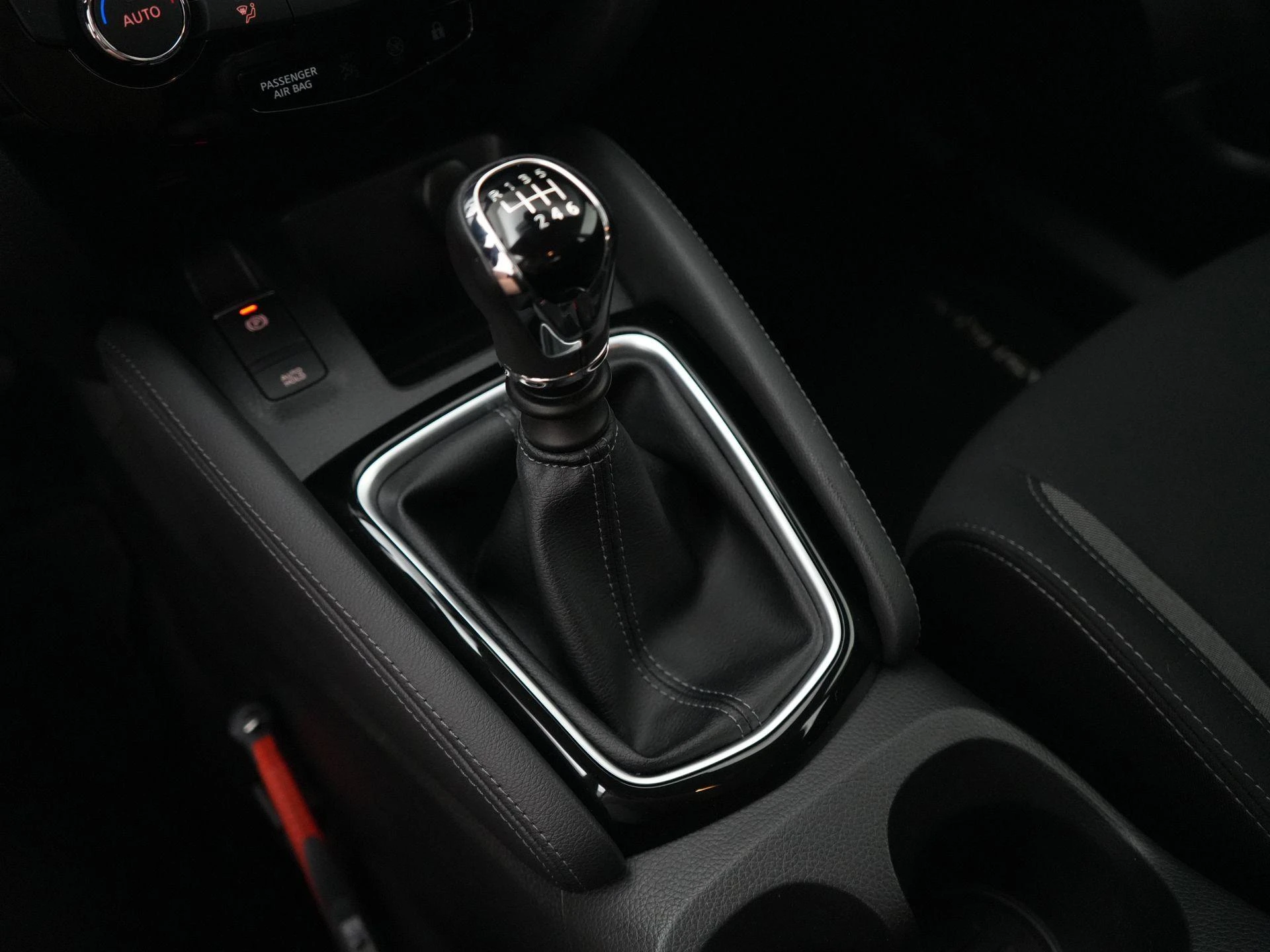 Nissan-QASHQAI-image-17