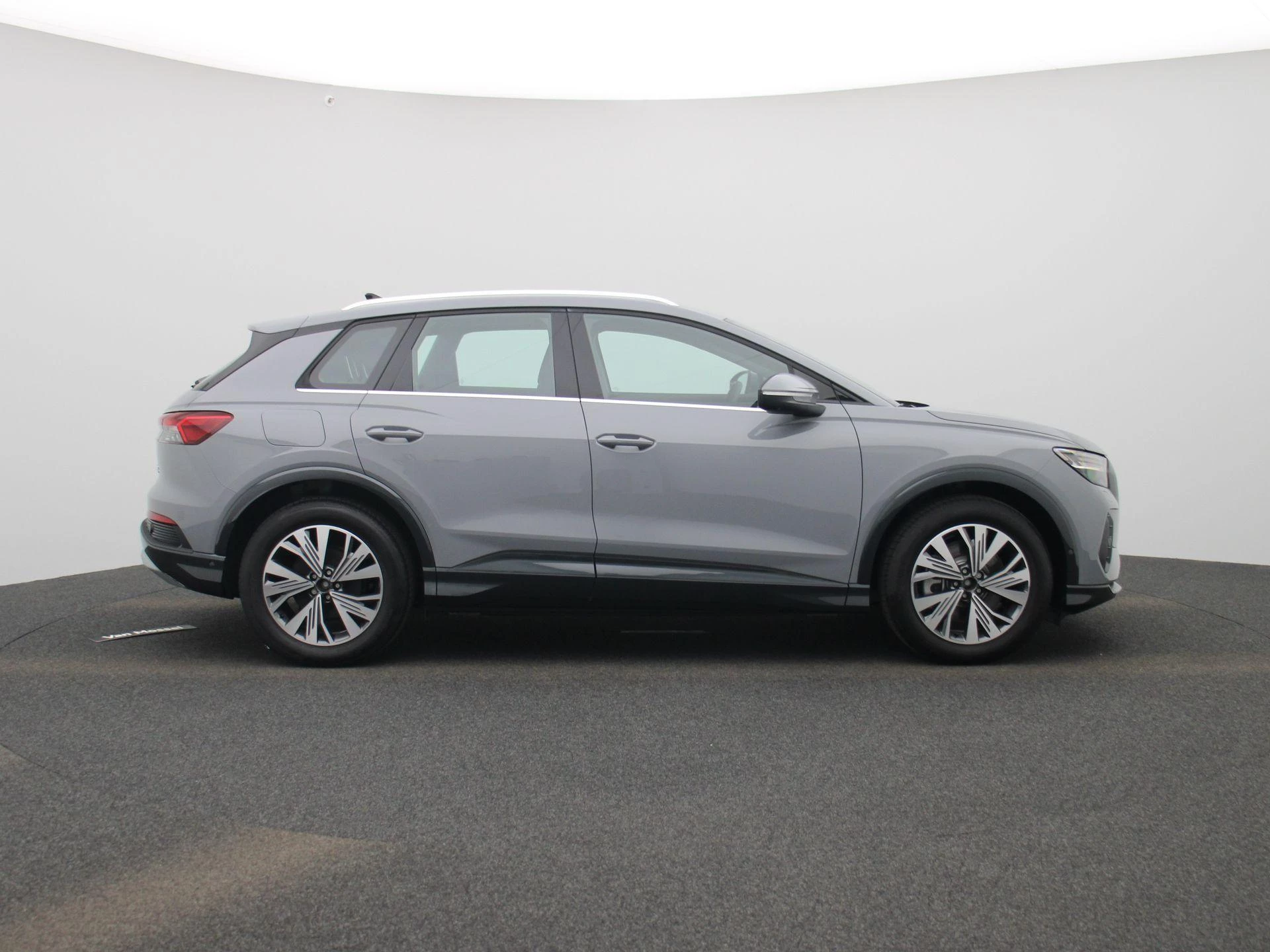 Audi-Q4 e-tron-image-5