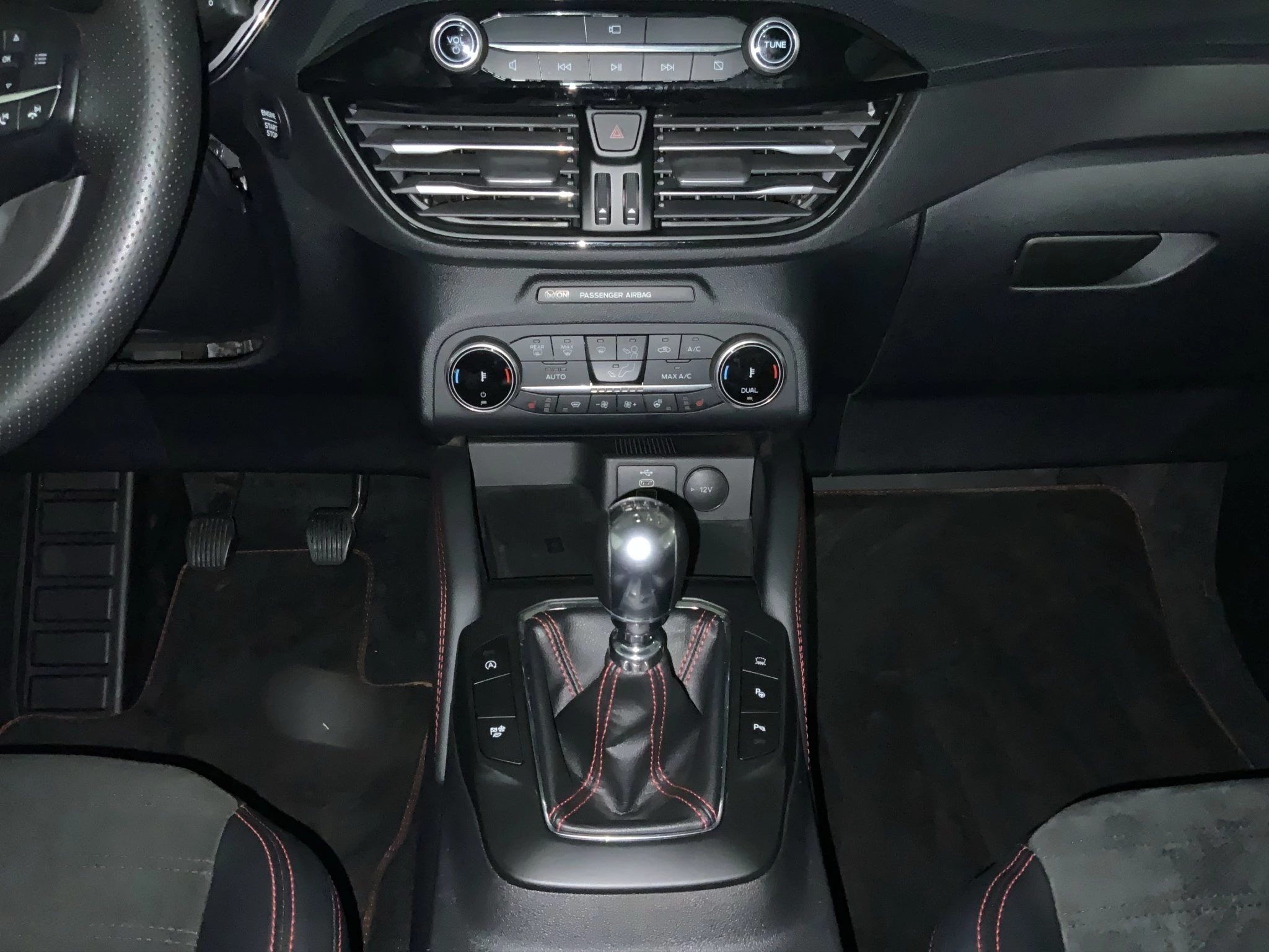 Ford Kuga ST-Line X*PANO*AHK*KAM*ACC*NAVI*SOUND-SYS.