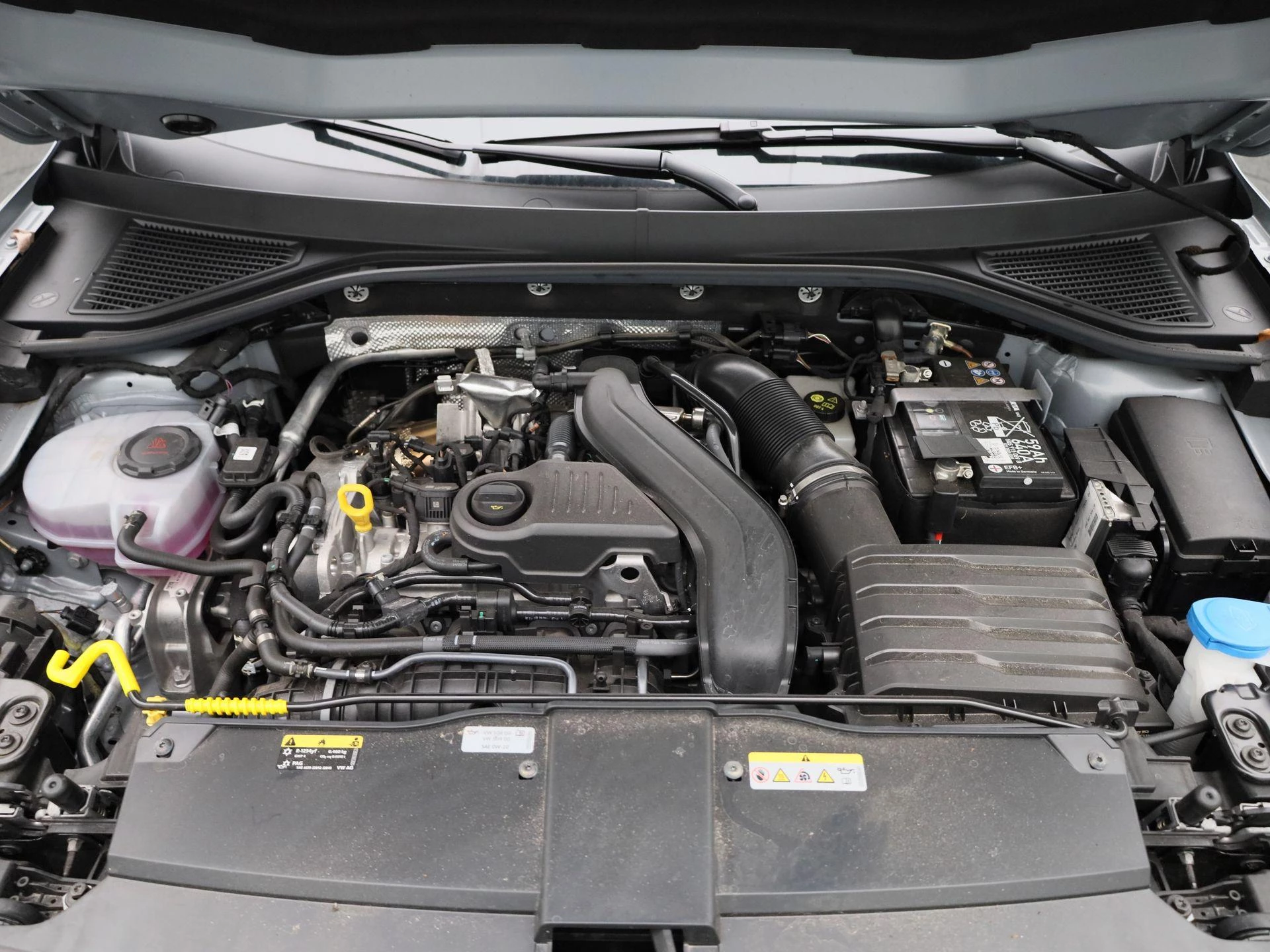 Volkswagen-T-Roc-image-35