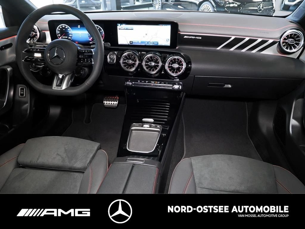 Mercedes-Benz CLA 35 AMG 4m NIGHT PANO SOUND DISTRONIC AMG Line