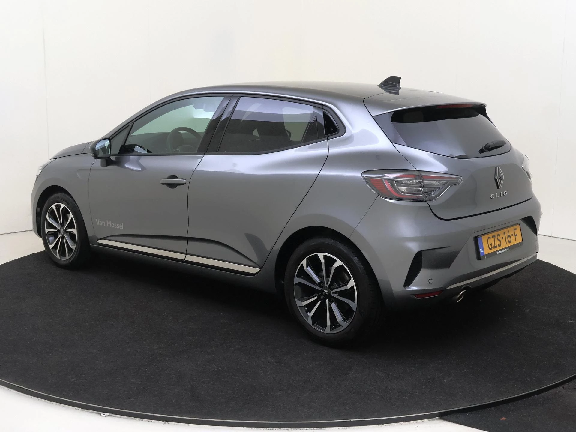 Renault-Clio-image-2