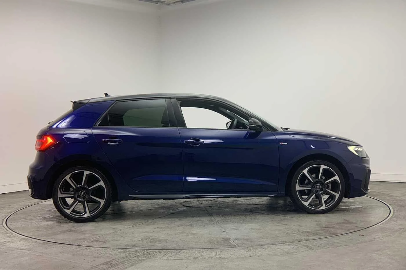 Audi-A1 Sportback-image-3