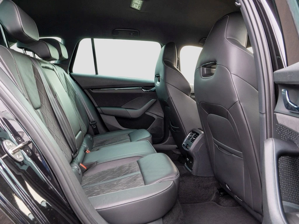 Škoda Octavia Combi RS 2.0 TDI DSG Matrix, Navi