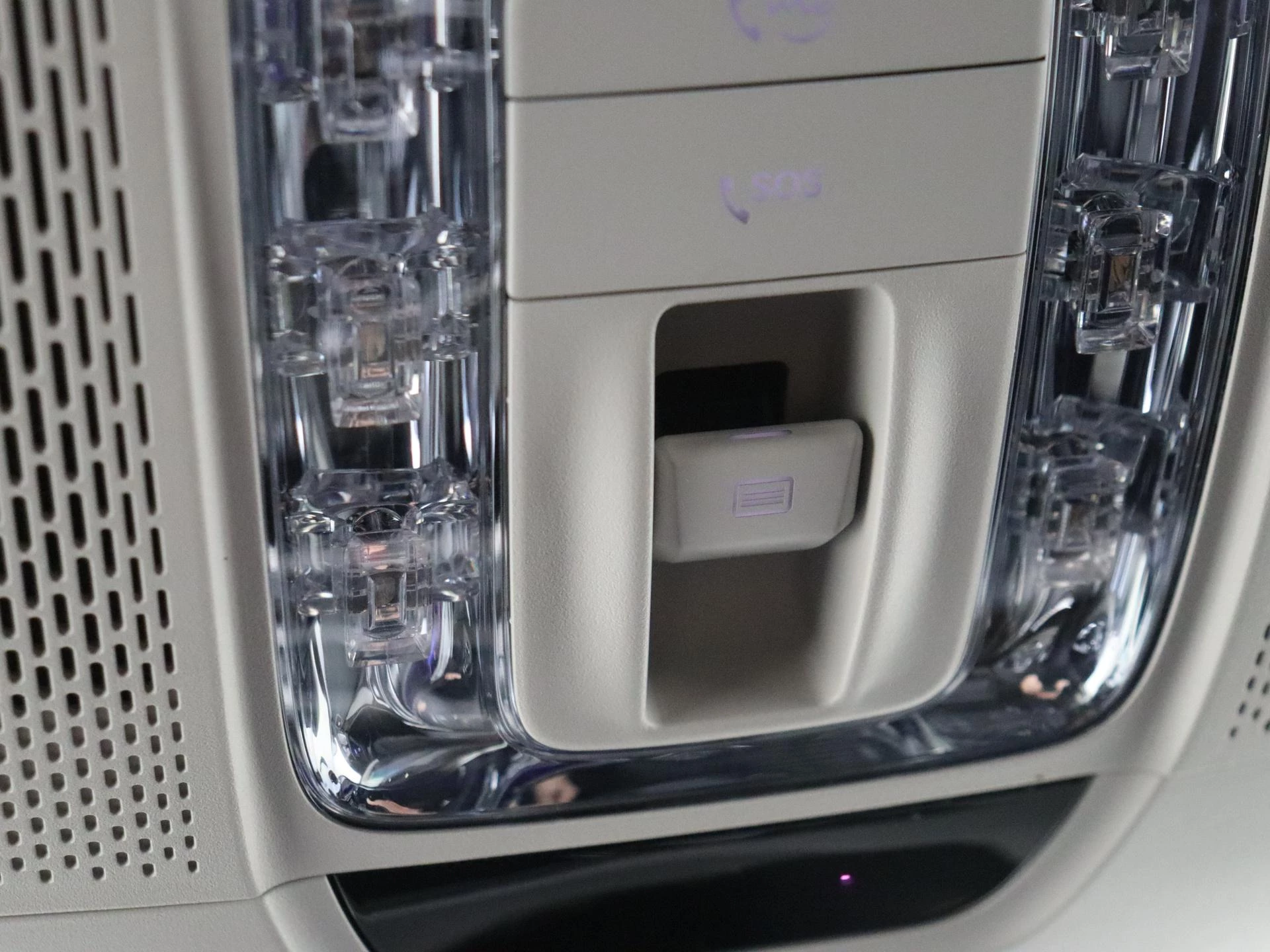 Mercedes-Benz-GLS-image-30