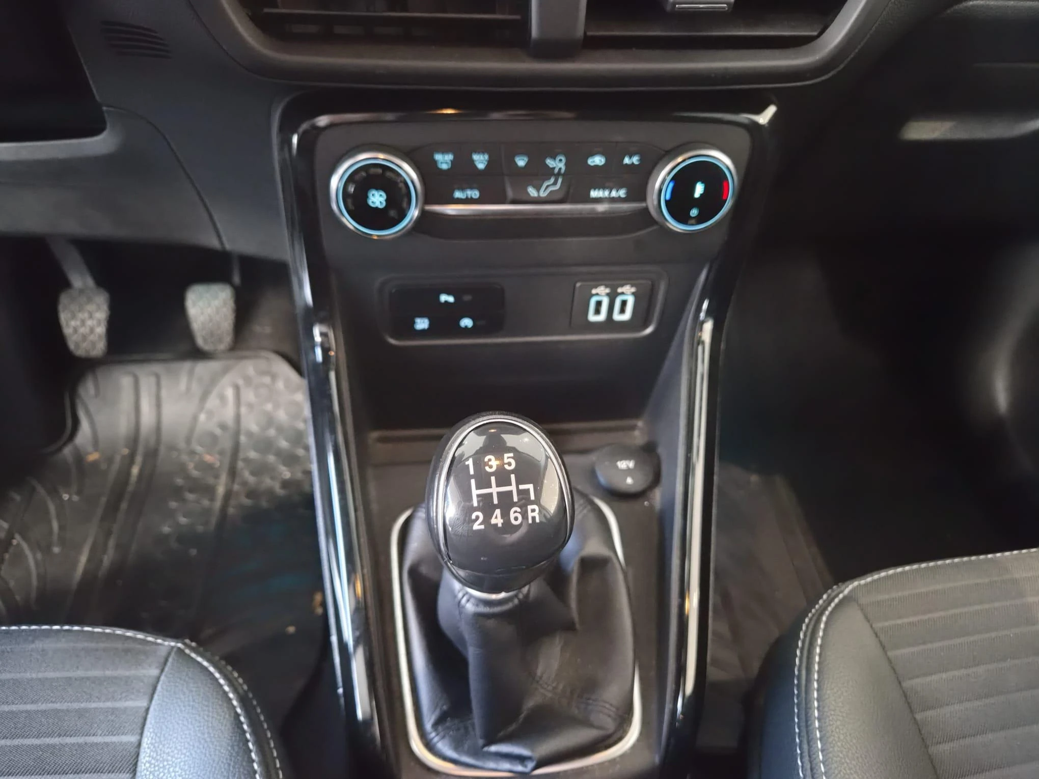 Ford-EcoSport-image-16