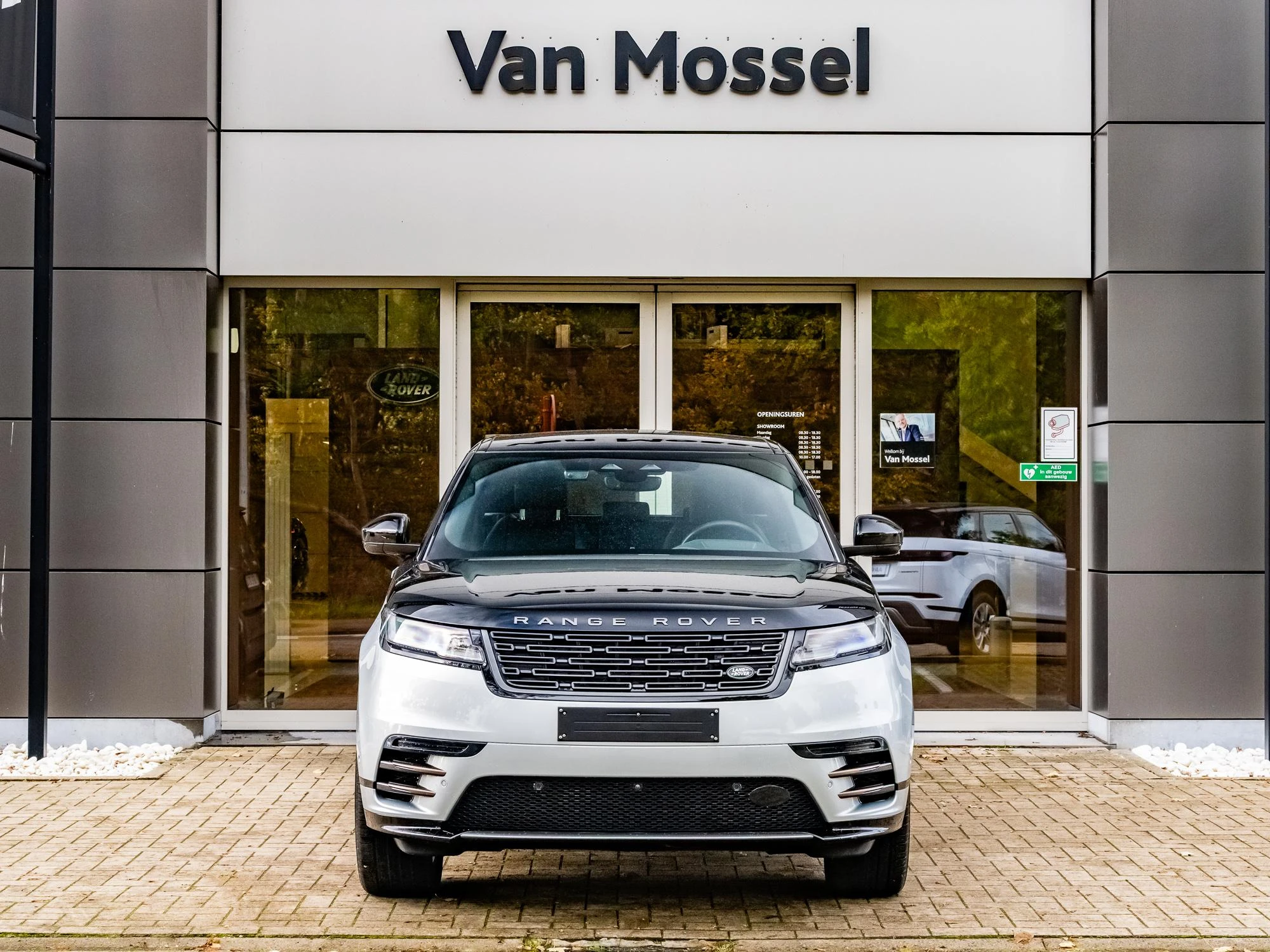 Land Rover-Range Rover Velar-image-1