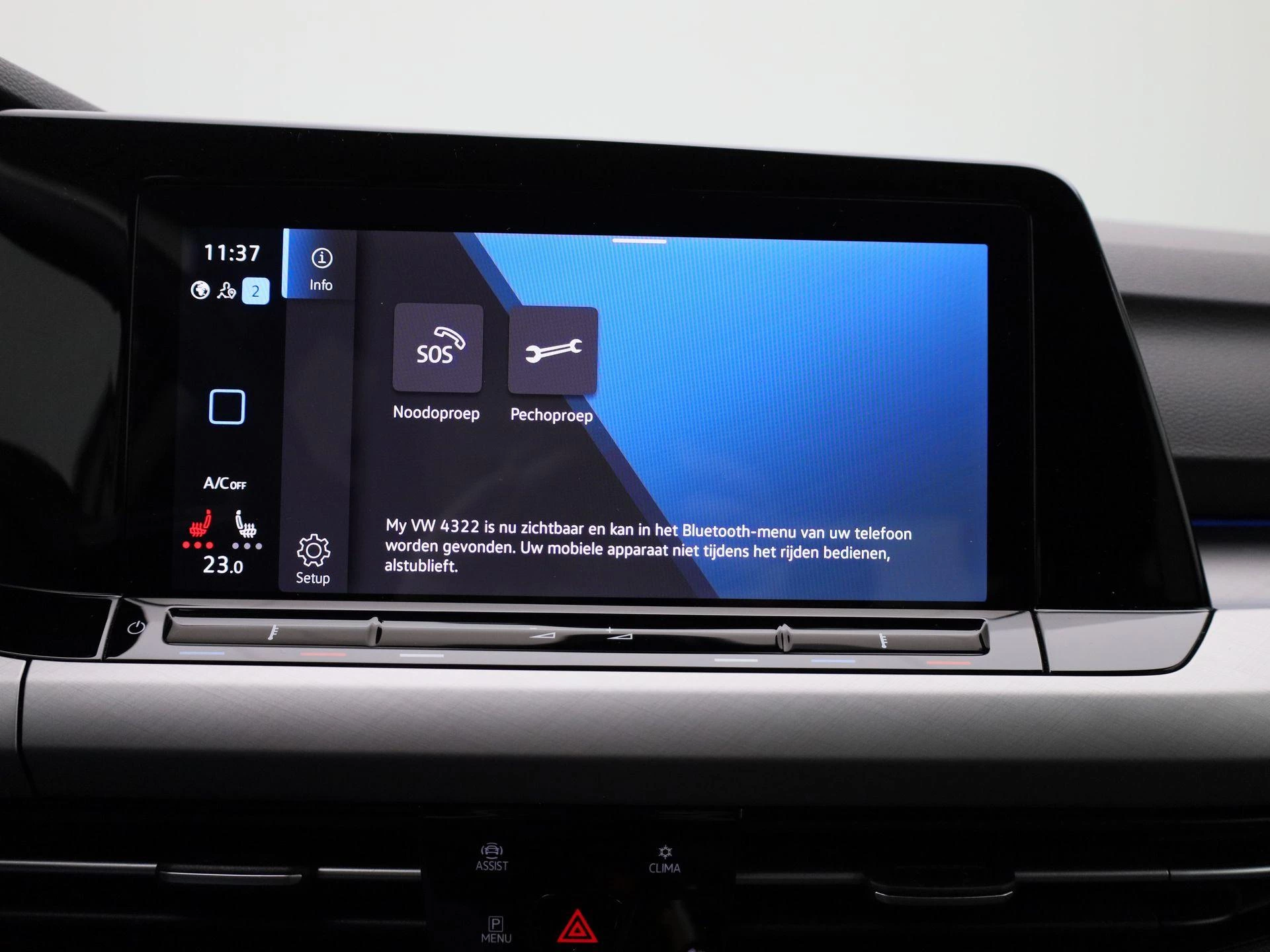 Volkswagen-Golf-image-23