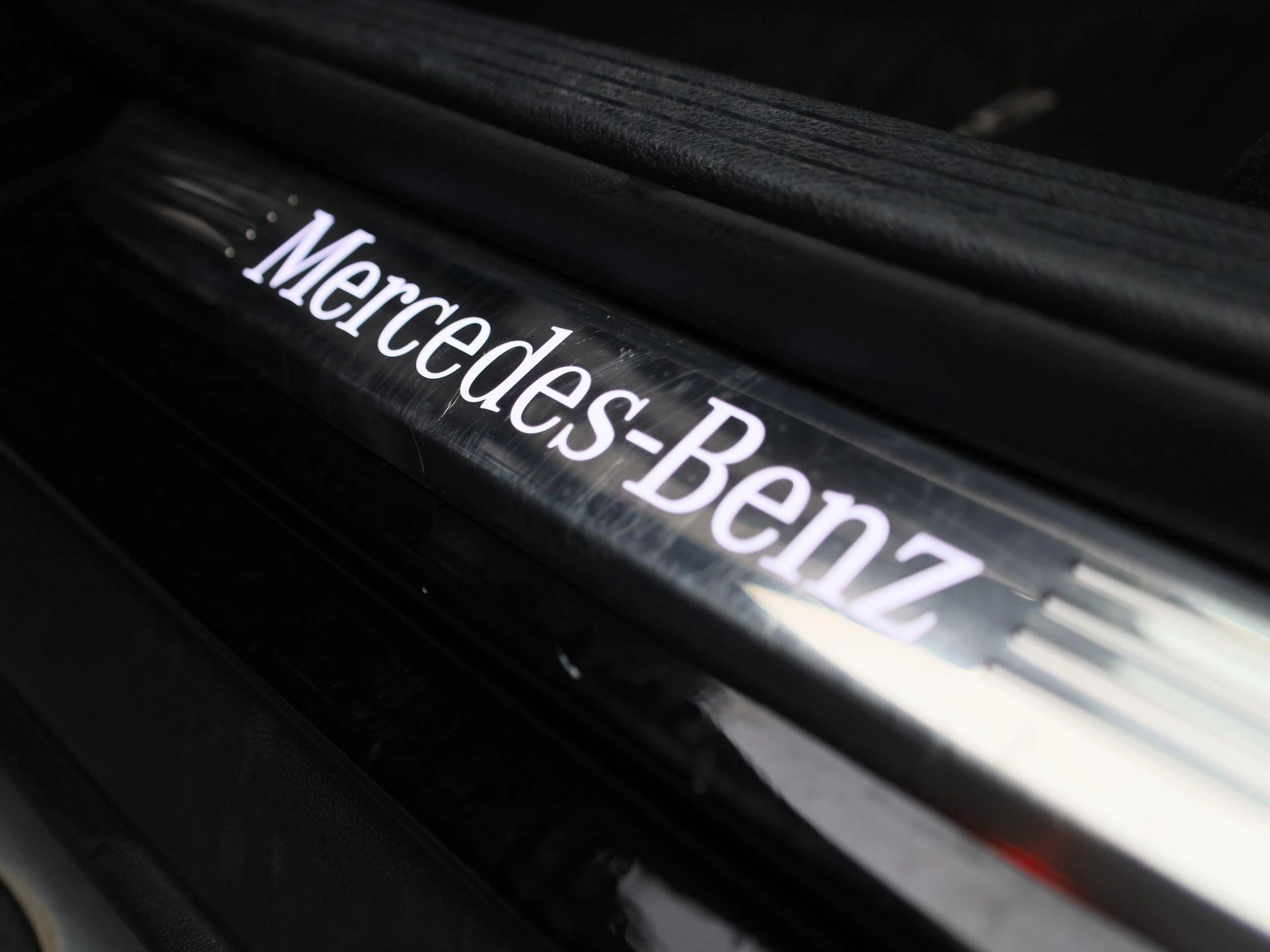 Mercedes-Benz-GLC-image-36