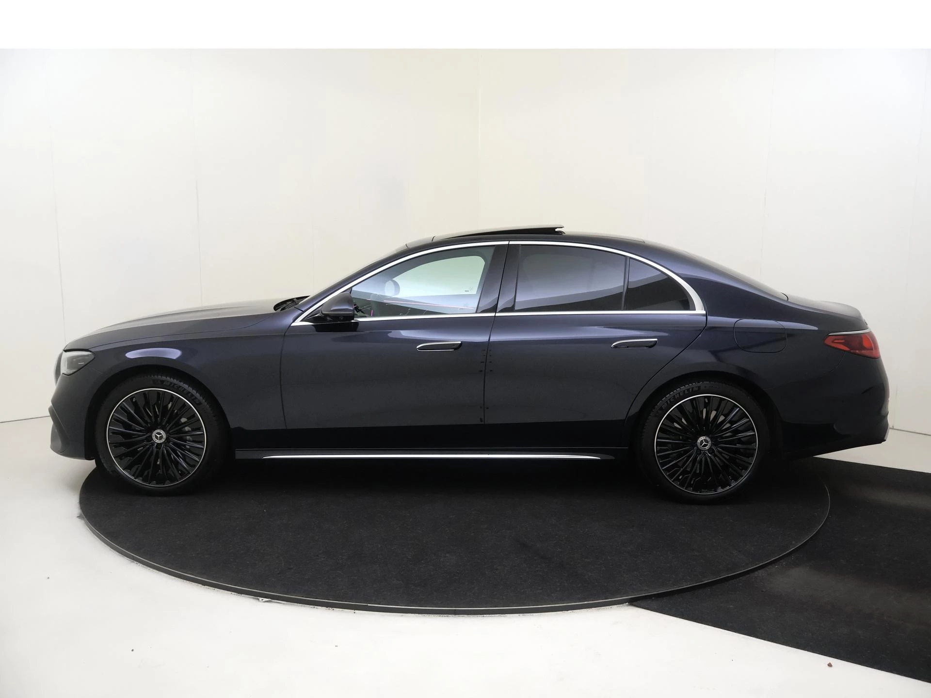 Mercedes-Benz-E-Klasse-image-7
