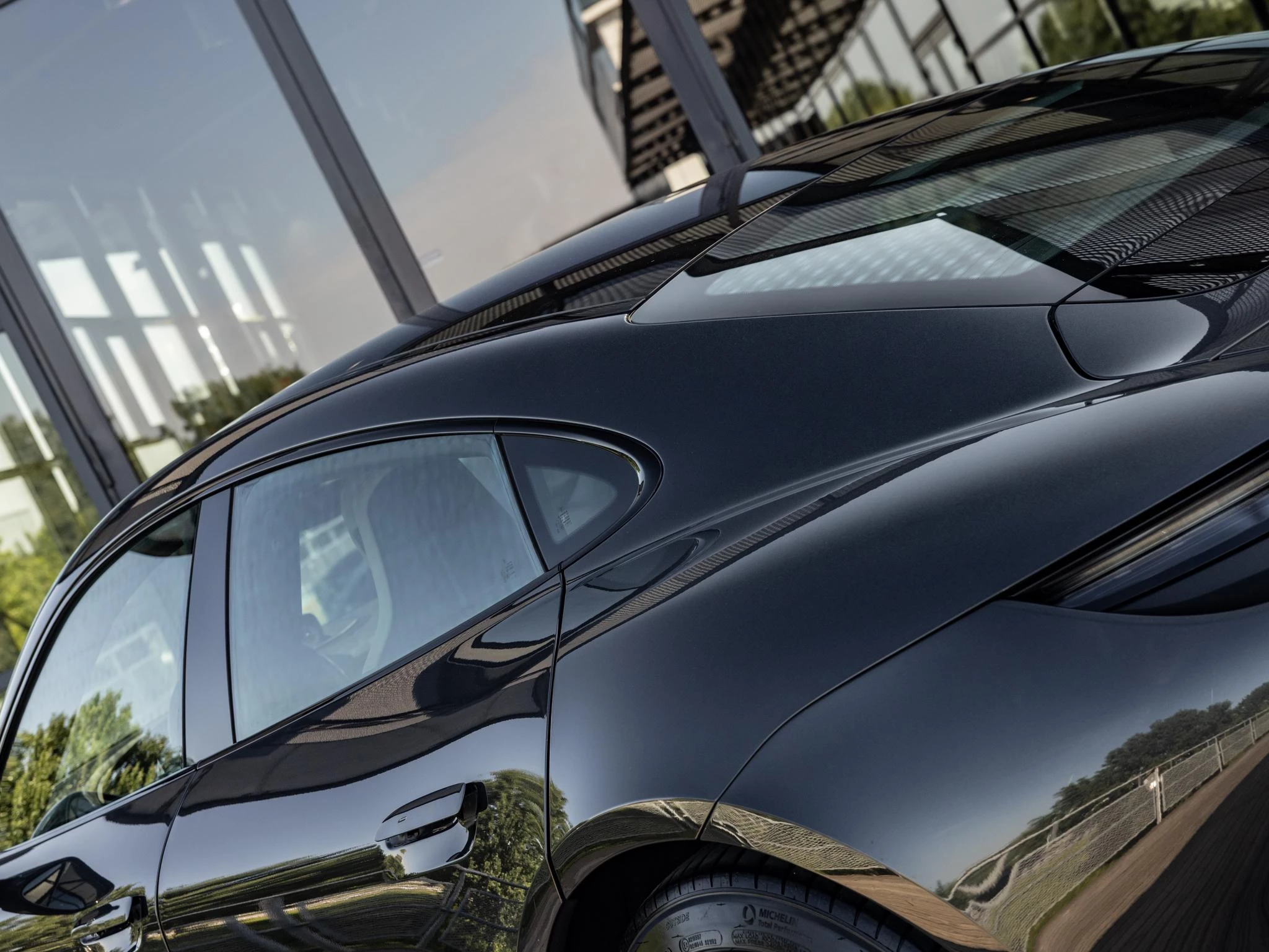 Porsche-Taycan-image-9