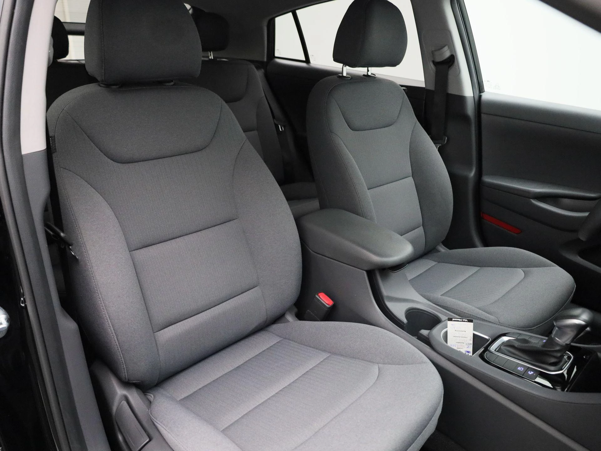 Hyundai-IONIQ-image-36