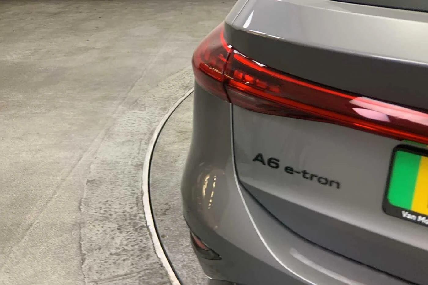 Audi-A6 Avant e-tron-image-24