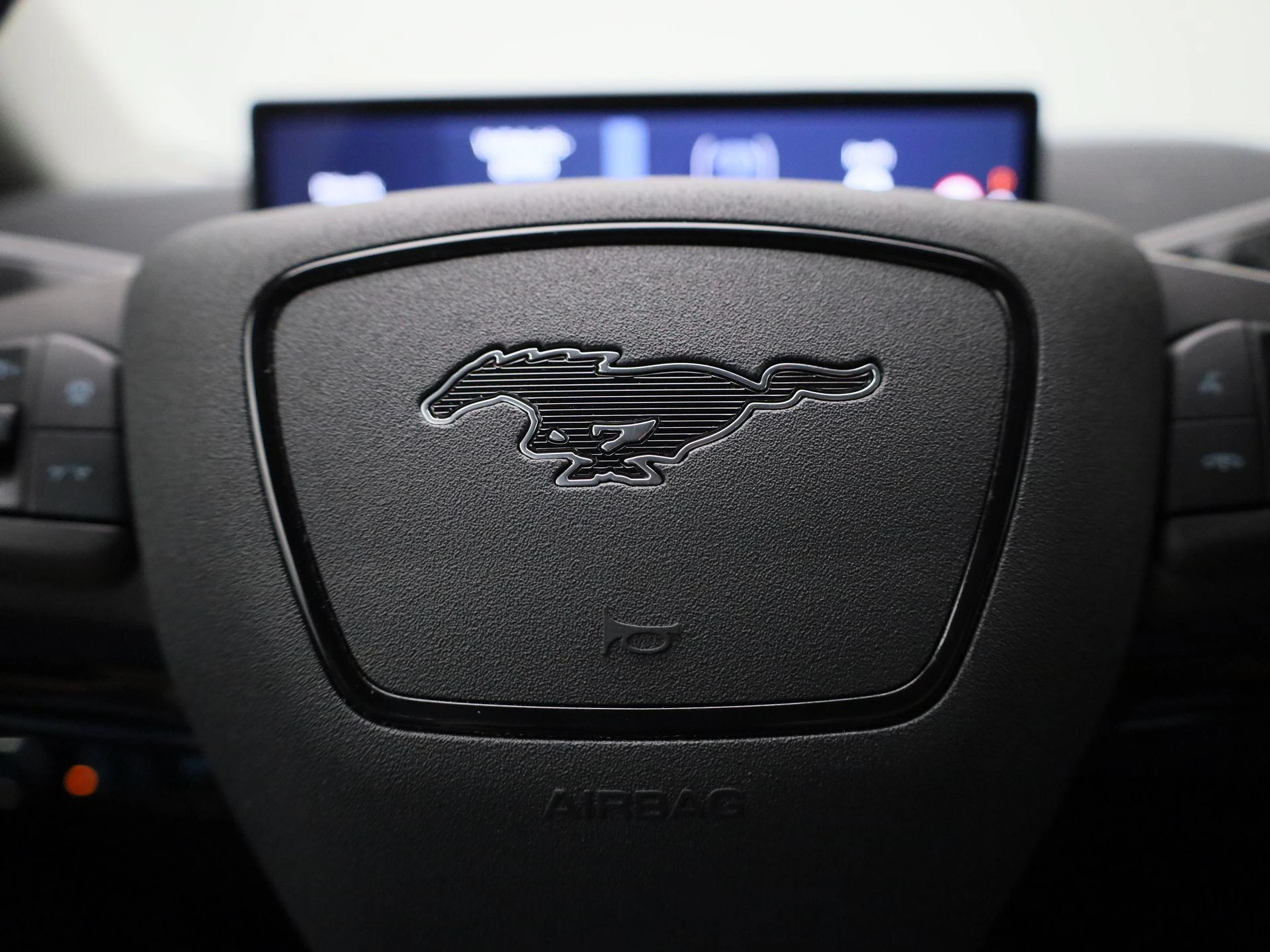 Ford Mustang Mach-E 72kWh Standard Range RWD