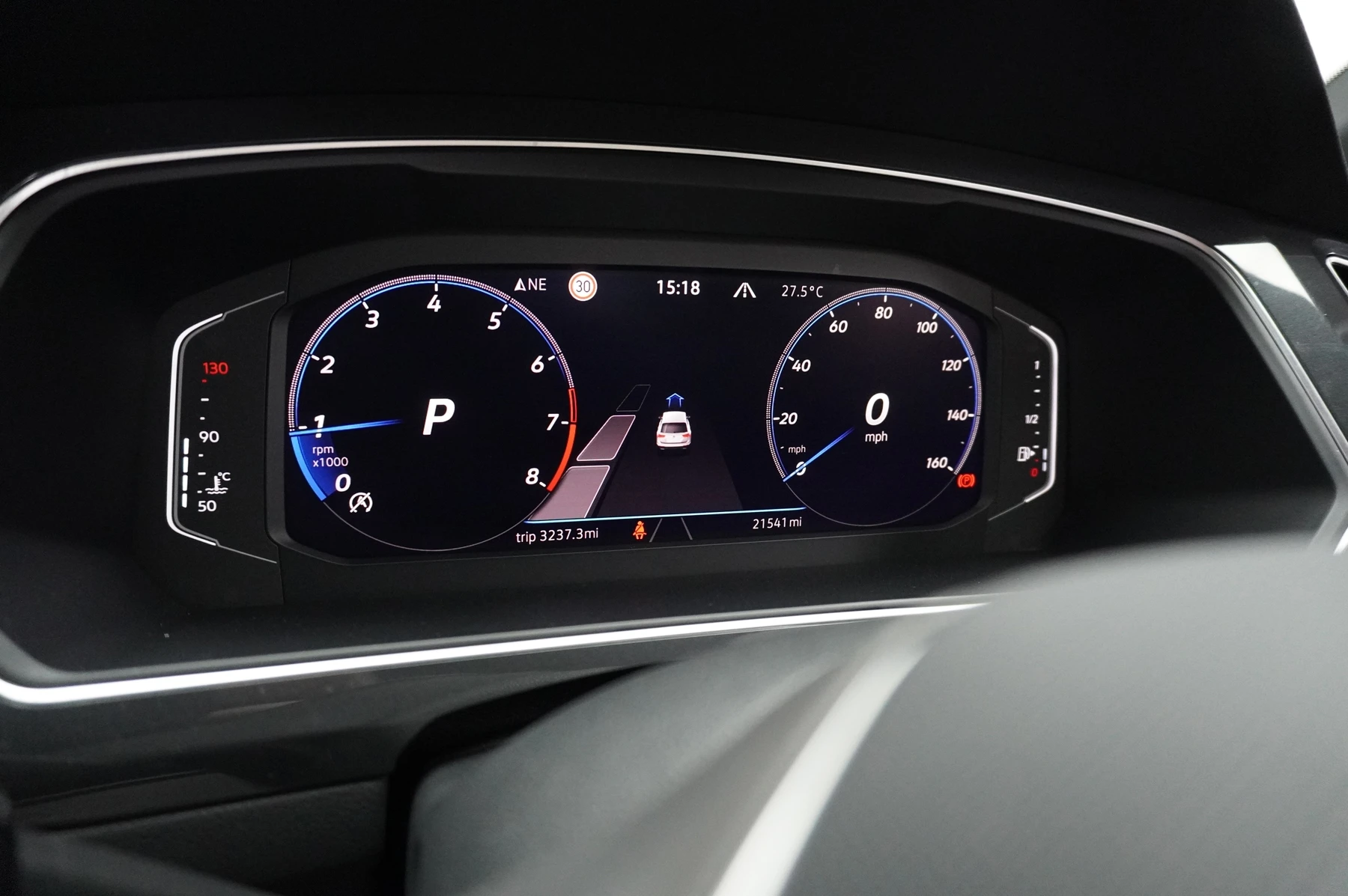 Volkswagen-Tiguan-image-28