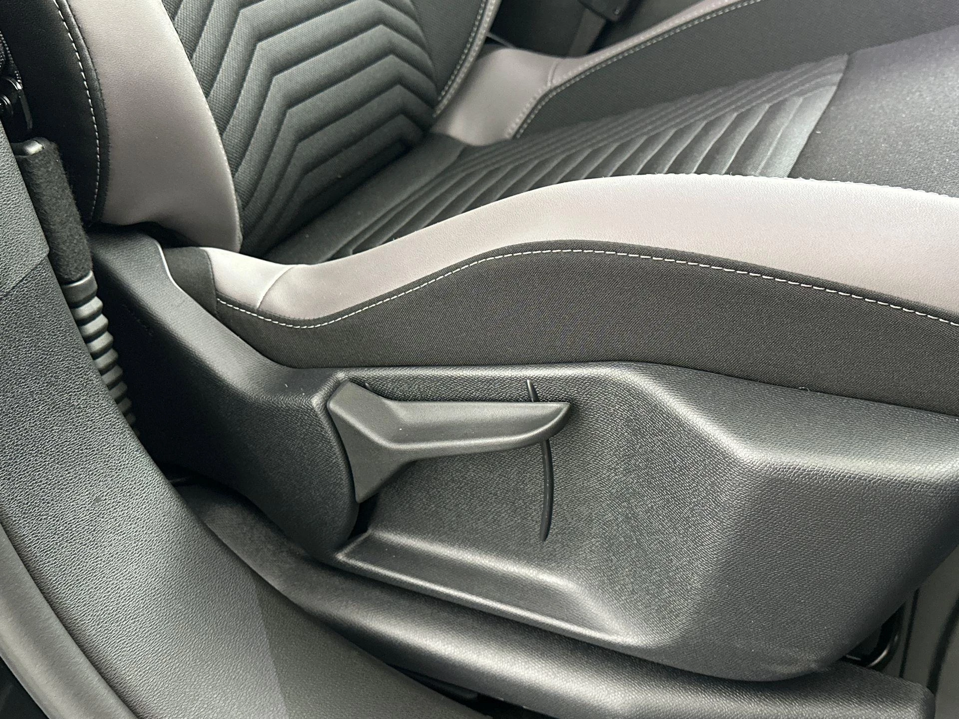 Jeep Compass First Edition 74 kWh