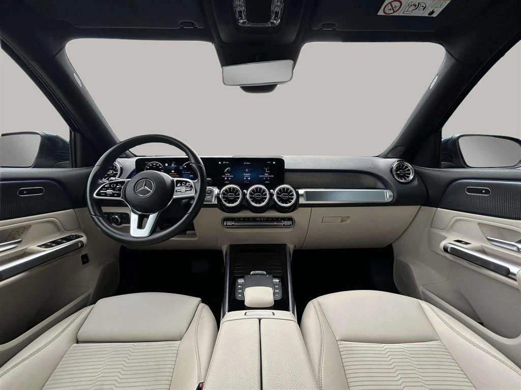 Mercedes-Benz-EQB-image-13