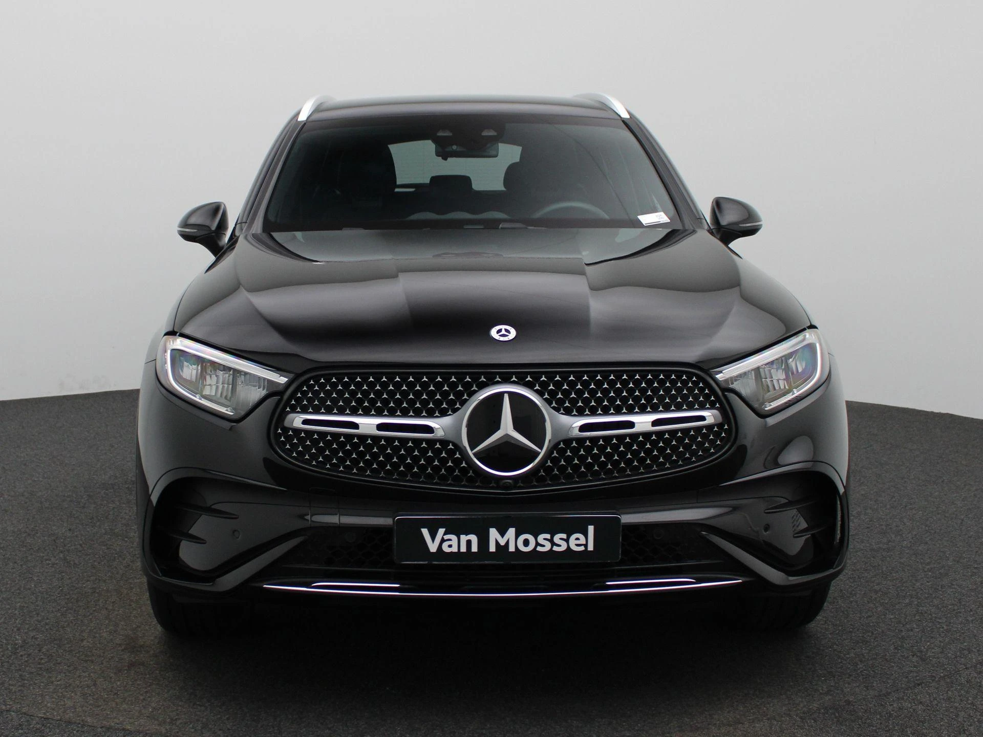 Mercedes-Benz-GLC-image-2