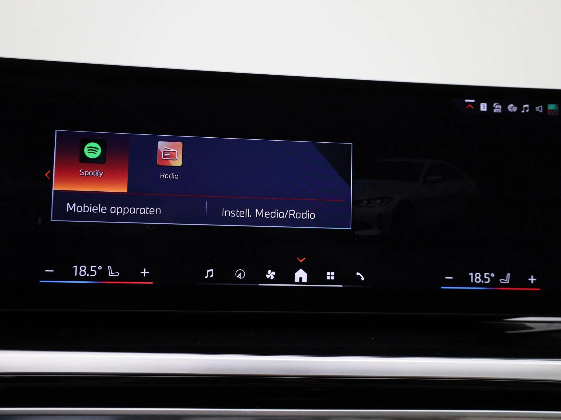 BMW-i4-image-15