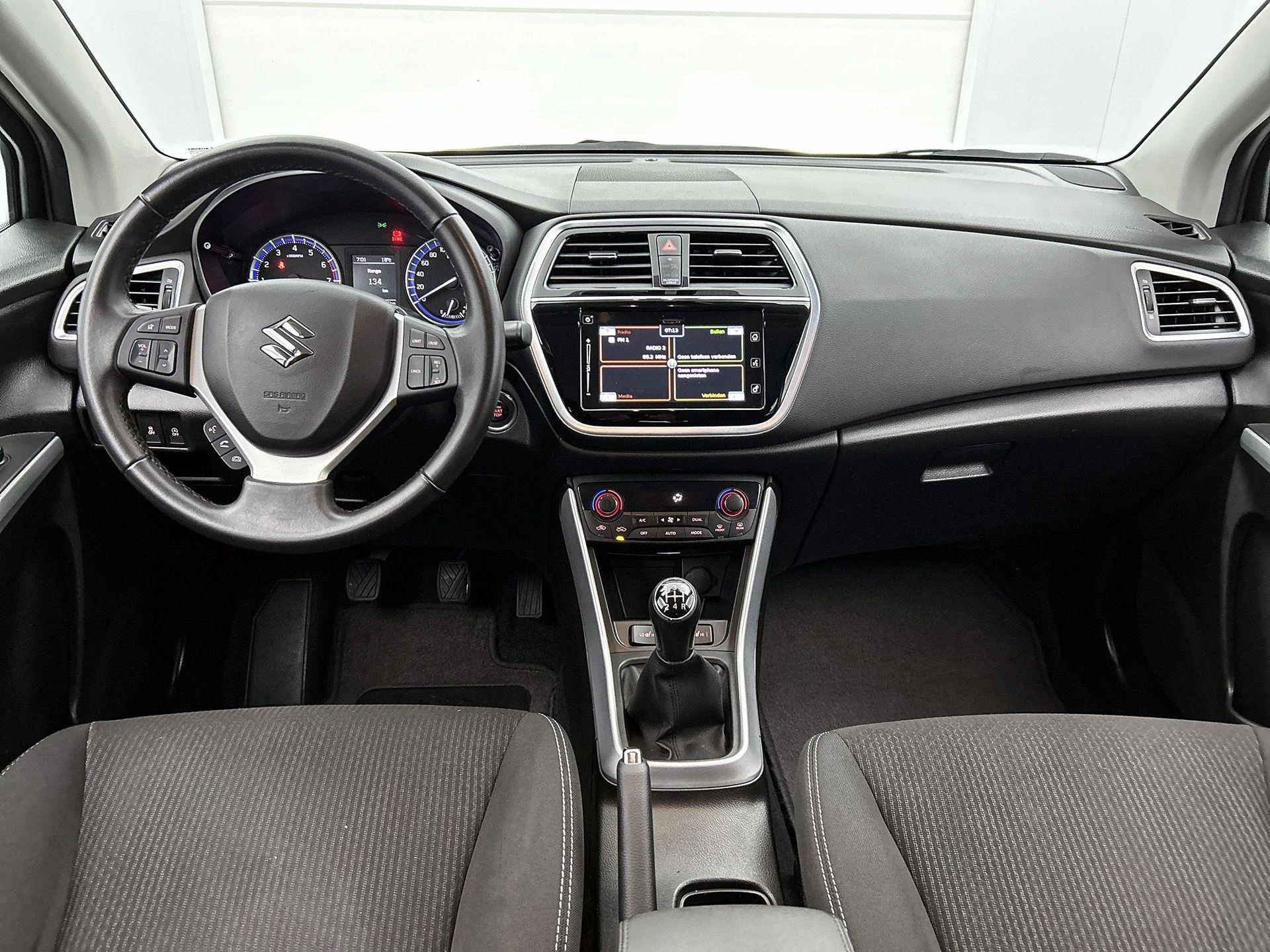 Suzuki-S-Cross-image-15