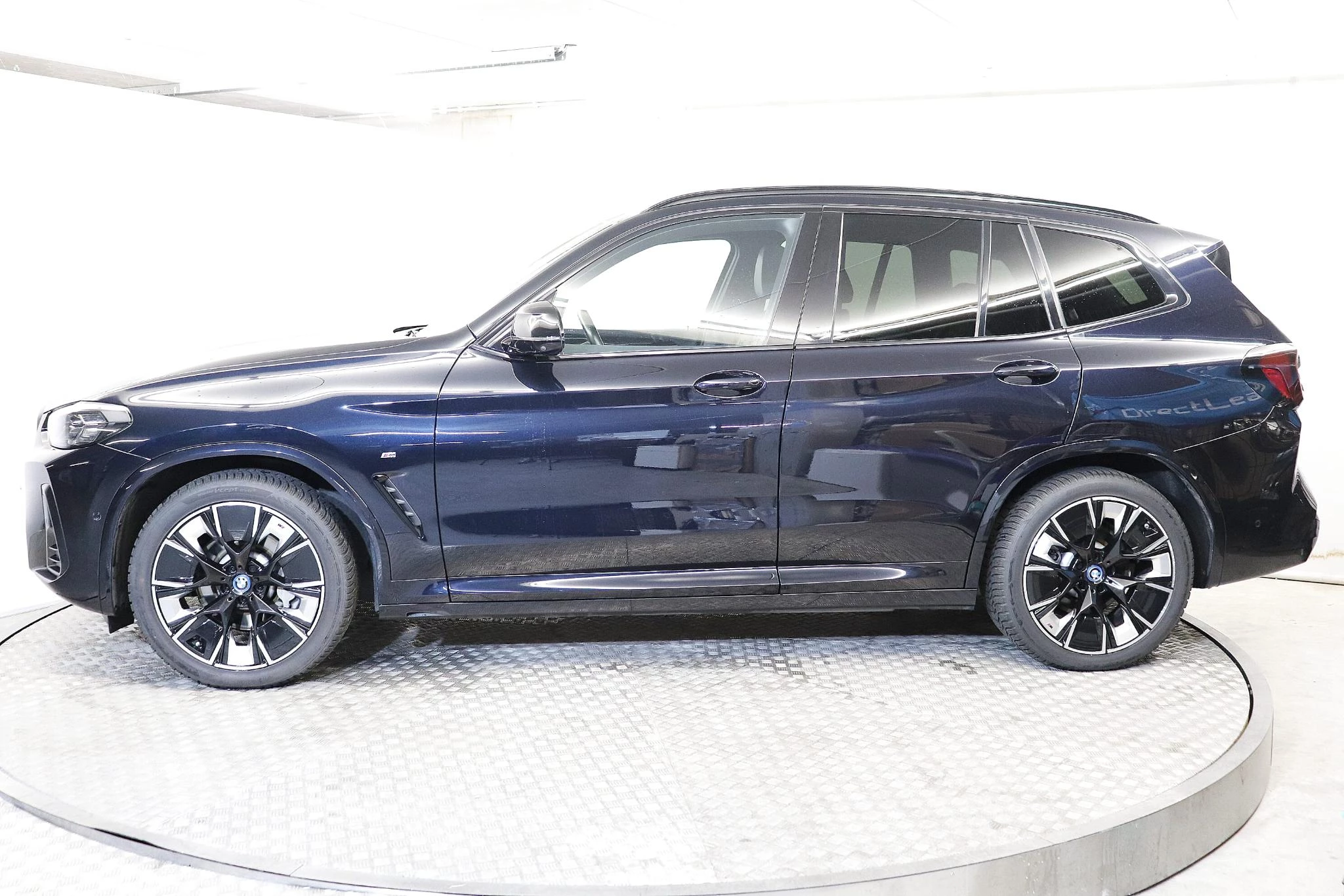 BMW-iX3-image-2
