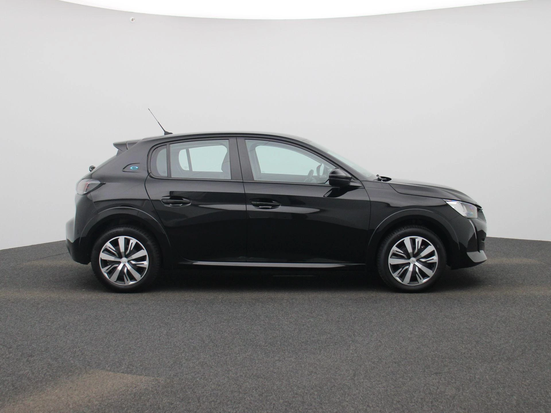 Peugeot-e-208-image-5