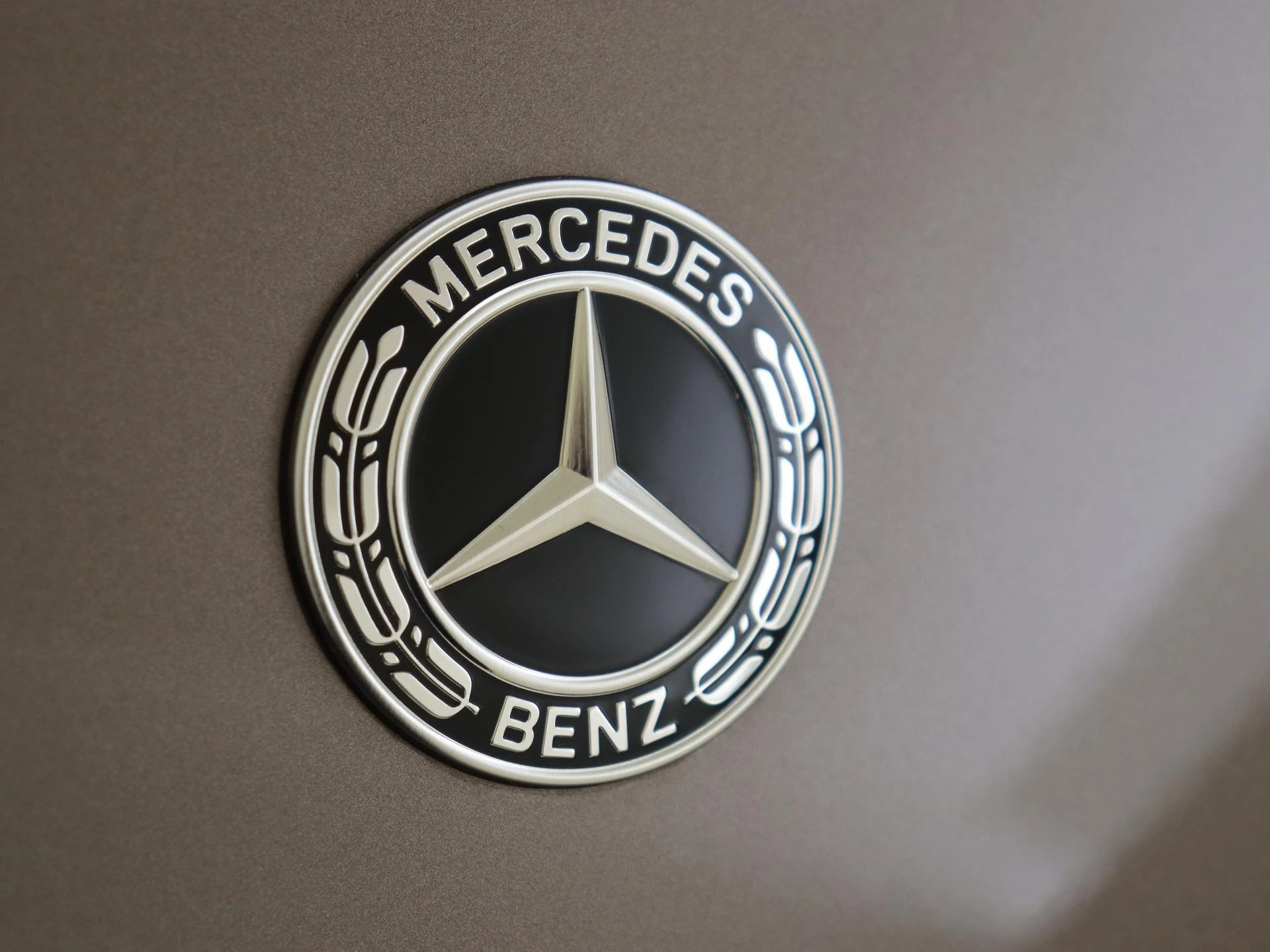Mercedes-Benz-E-Klasse-image-32