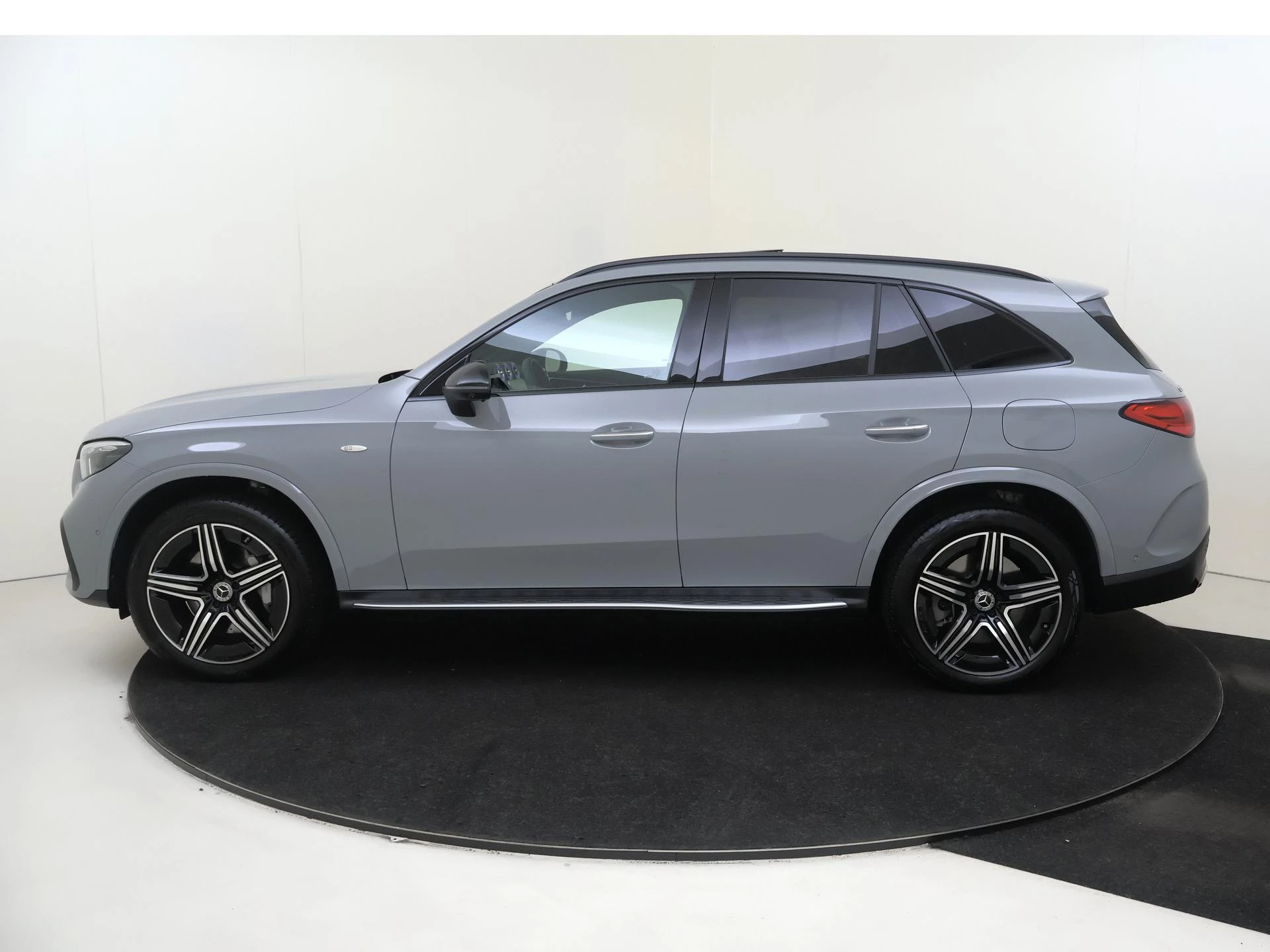 Mercedes-Benz-GLC-image-7