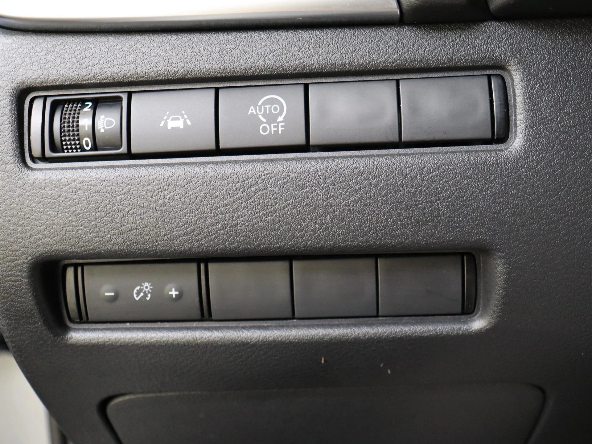 Nissan-QASHQAI-image-25