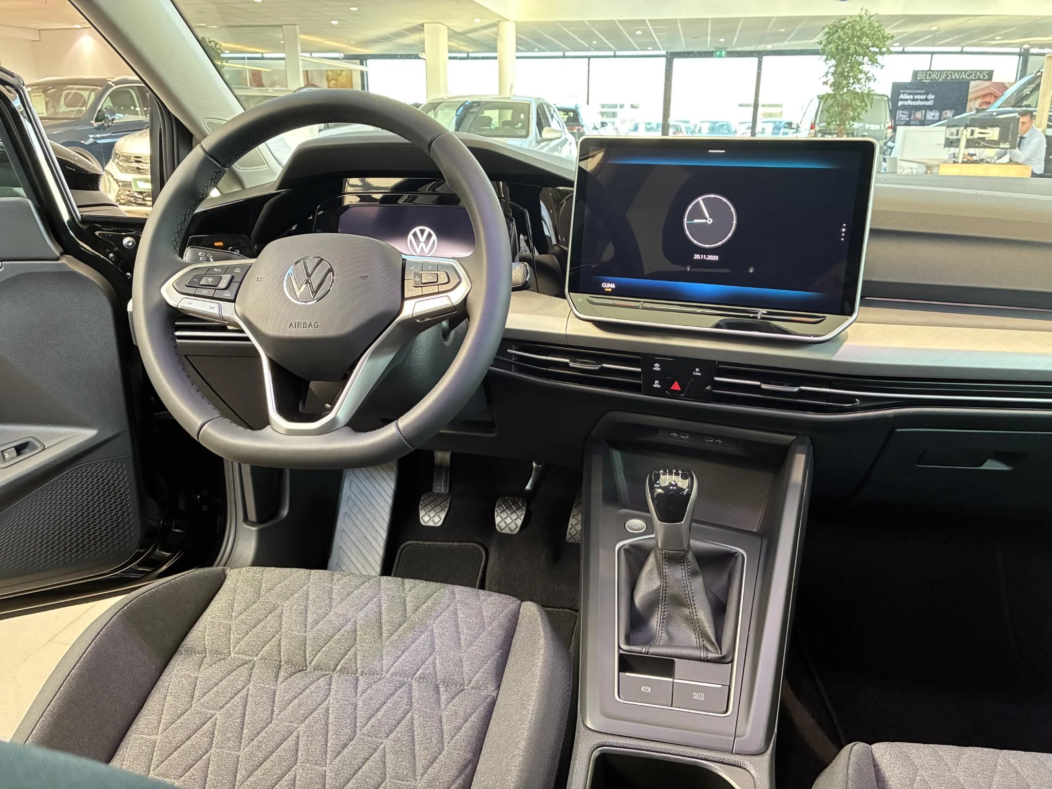 Volkswagen-Golf-image-10