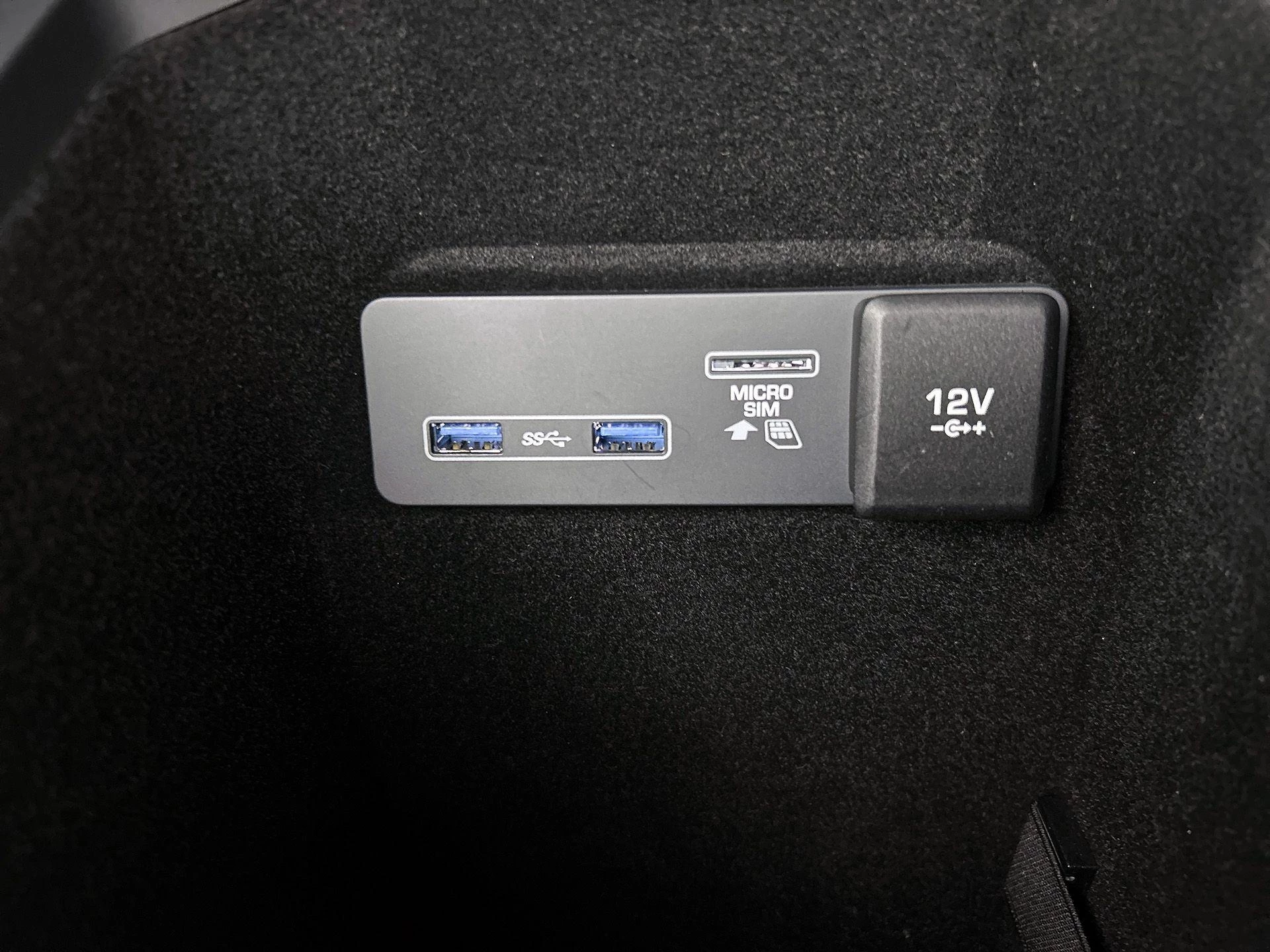 Jaguar-I-PACE-image-78