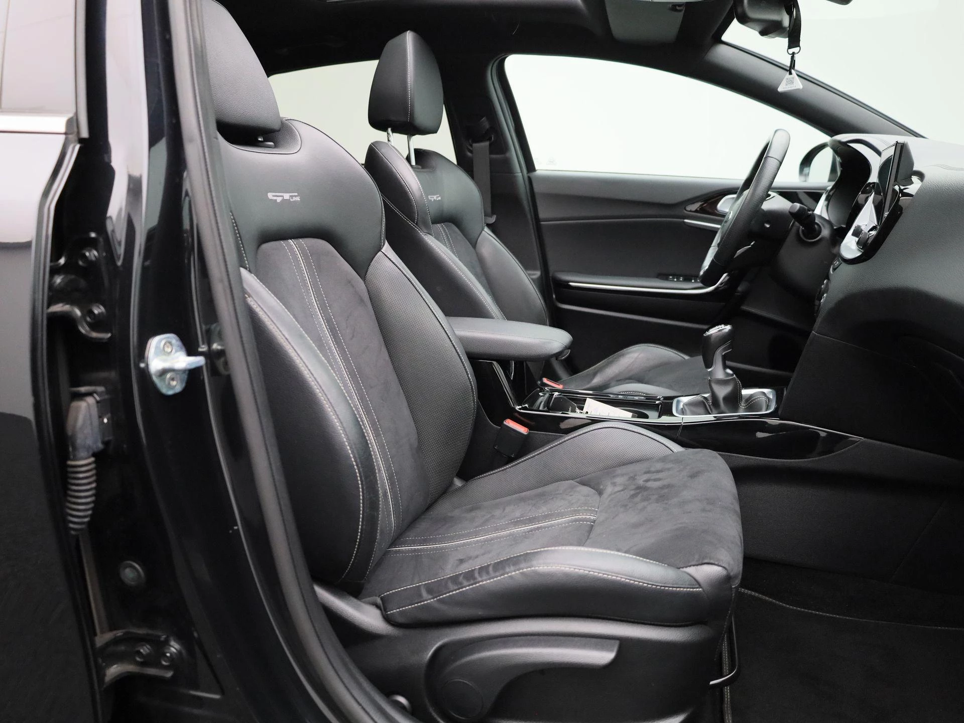 Kia-ProCeed-image-31