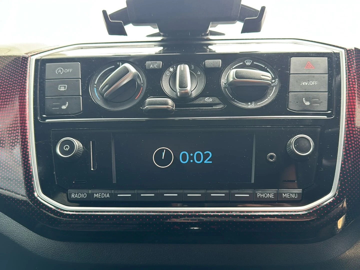 Volkswagen-up!-image-10