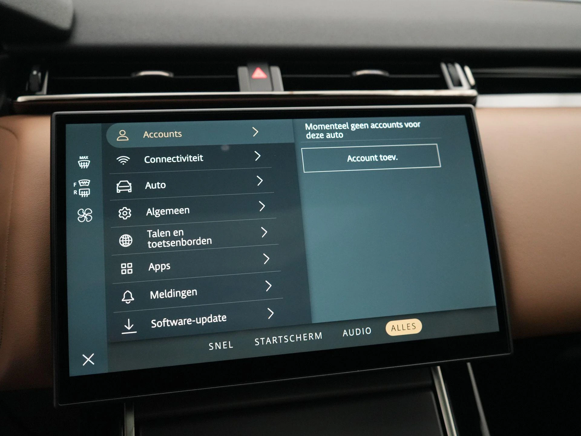Land Rover-Range Rover Velar-image-23