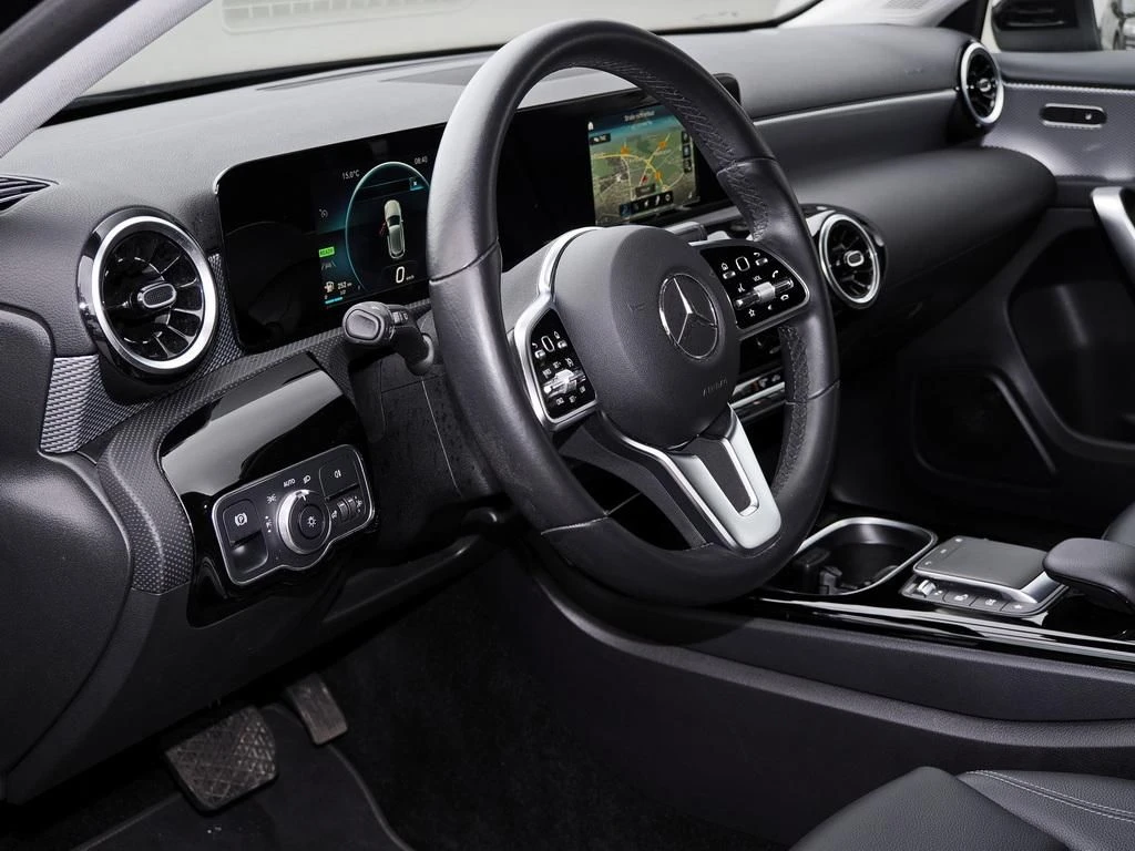 Mercedes-Benz-A-Klasse 250 e-image-9